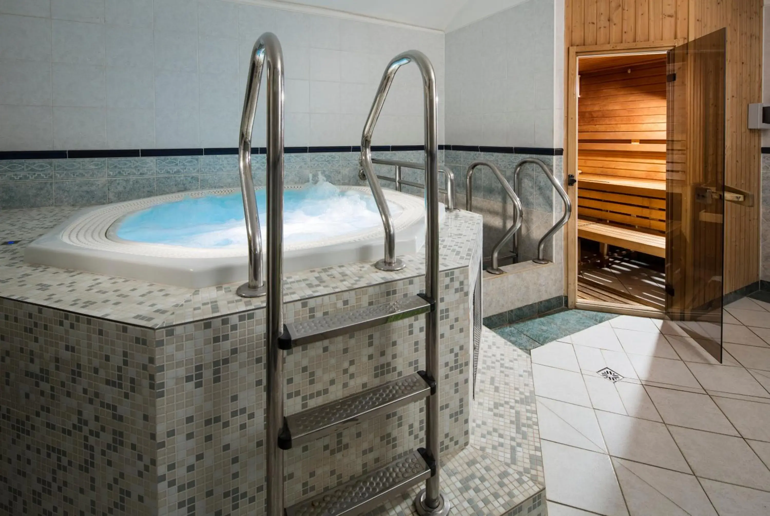 Hot Tub, Bed in Spa Resort Libverda - Hotel Lesní Zátiší Hot Tub, Bed in Spa Resort Libverda - Hotel Lesní Zátiší