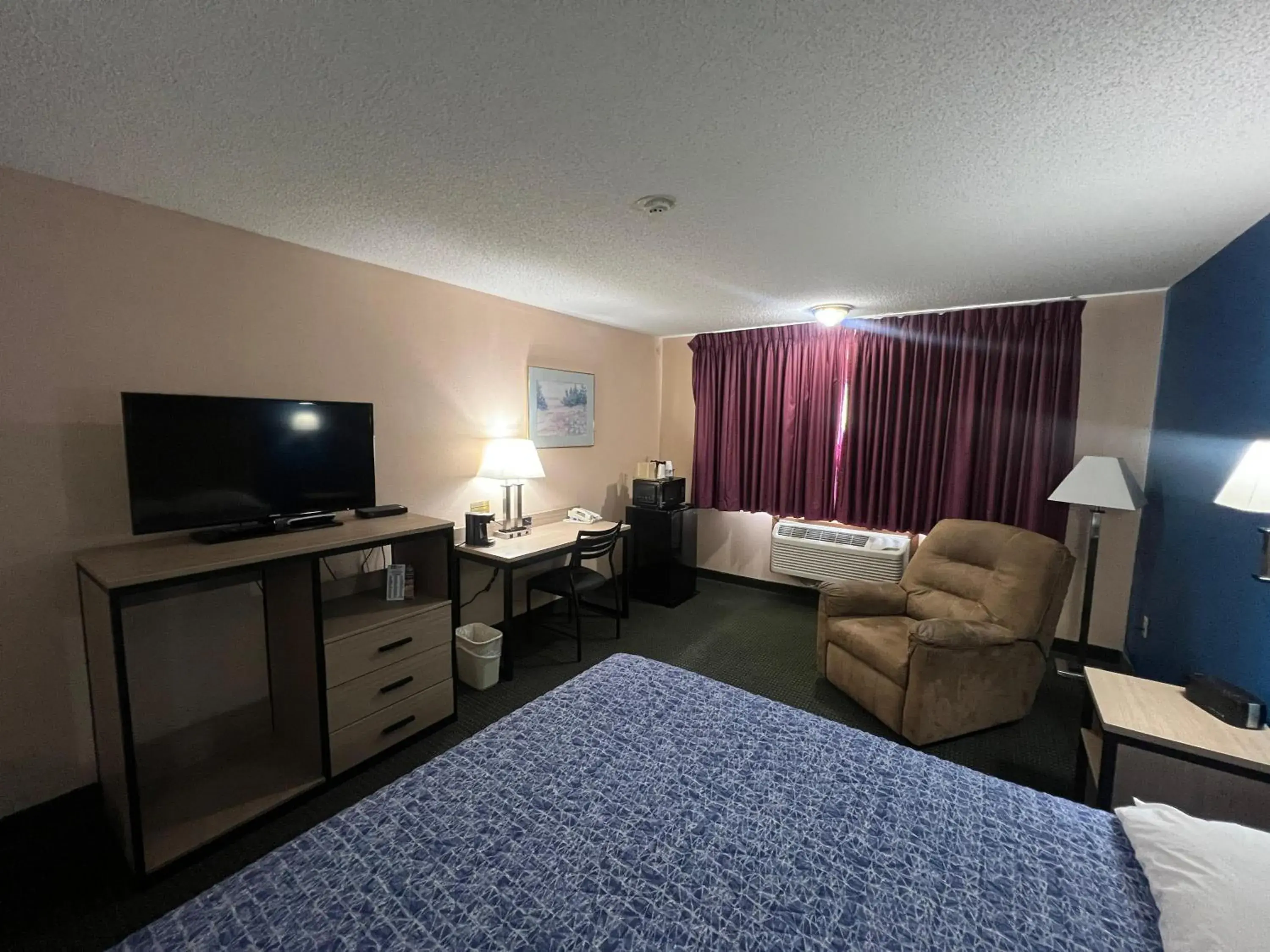 Bedroom, Bed in Capital O Marysville Surf Motel Kansas Bedroom, Bed in Capital O Marysville Surf Motel Kansas