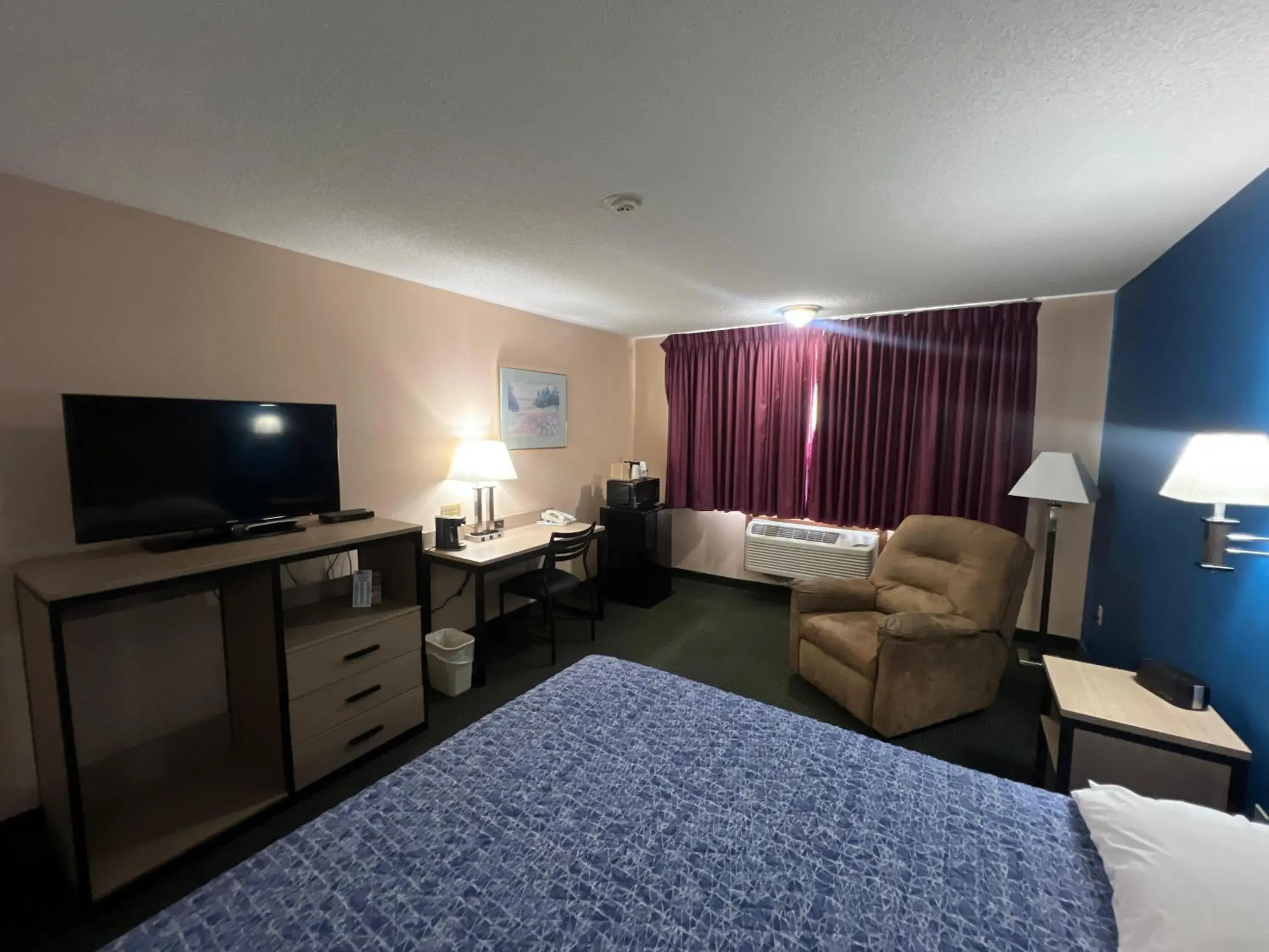 Bedroom, Bed in Capital O Marysville Surf Motel Kansas Bedroom, Bed in Capital O Marysville Surf Motel Kansas