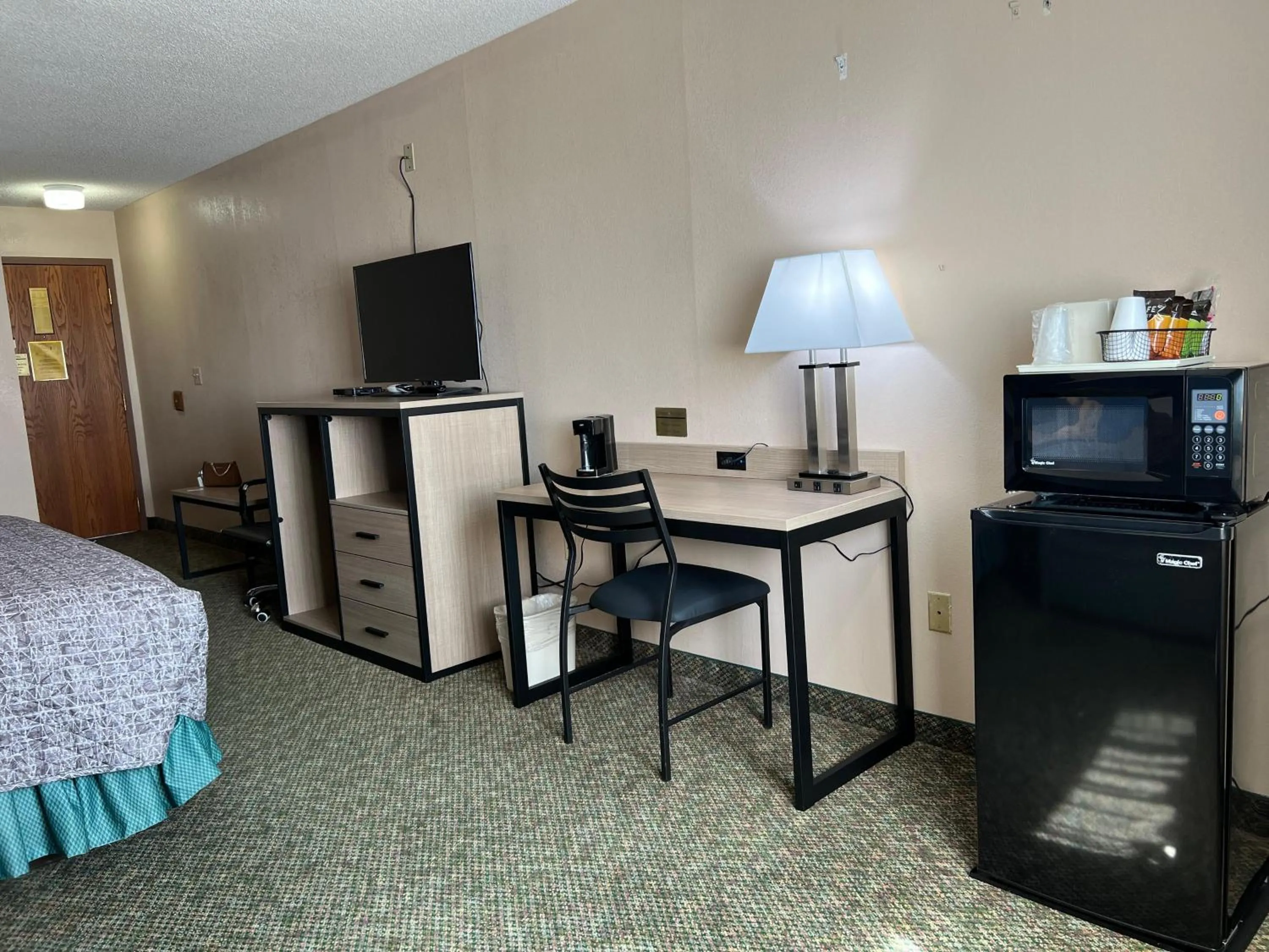 Bedroom, Bed in Capital O Marysville Surf Motel Kansas