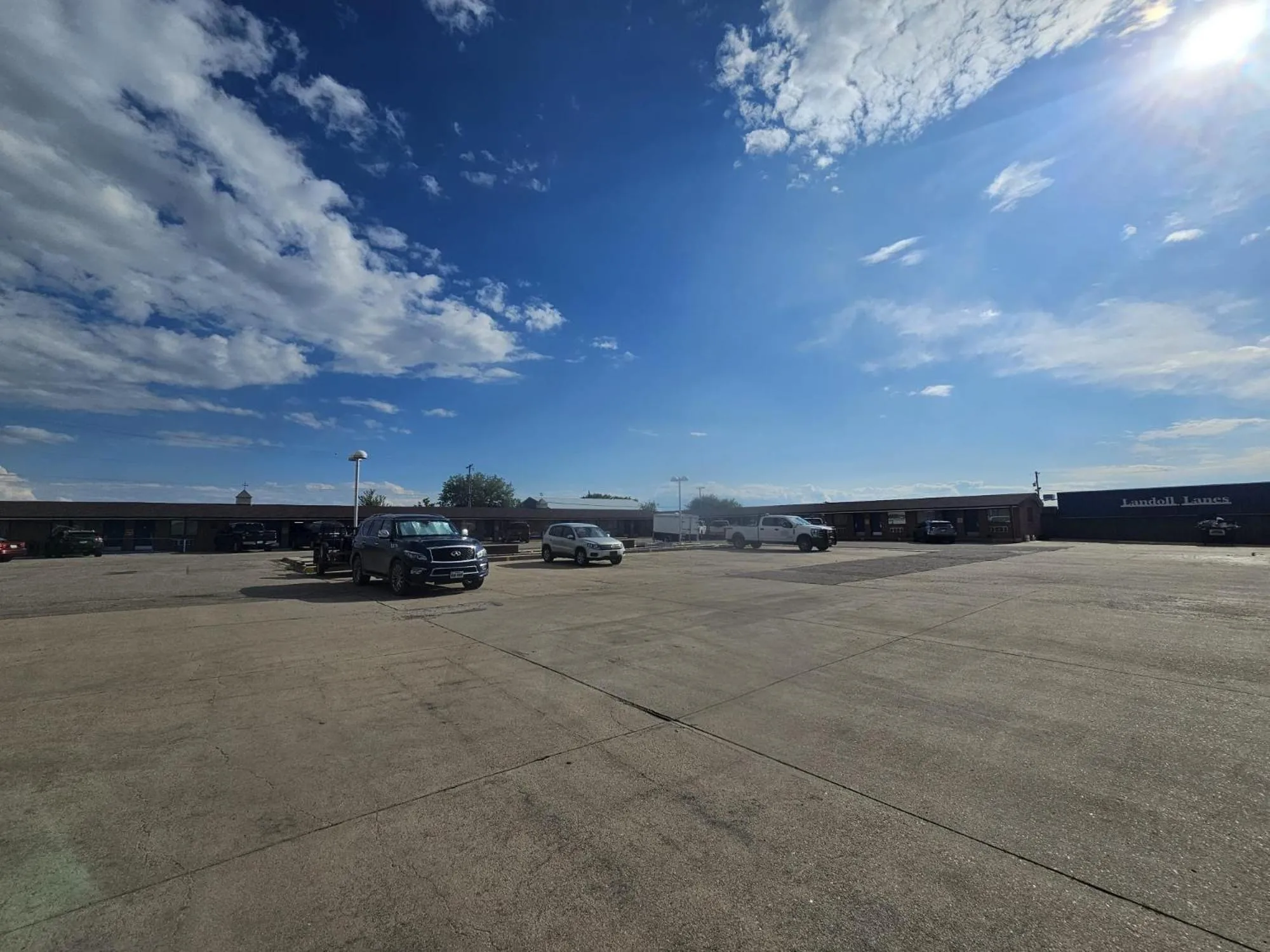 Parking in Capital O Marysville Surf Motel Kansas