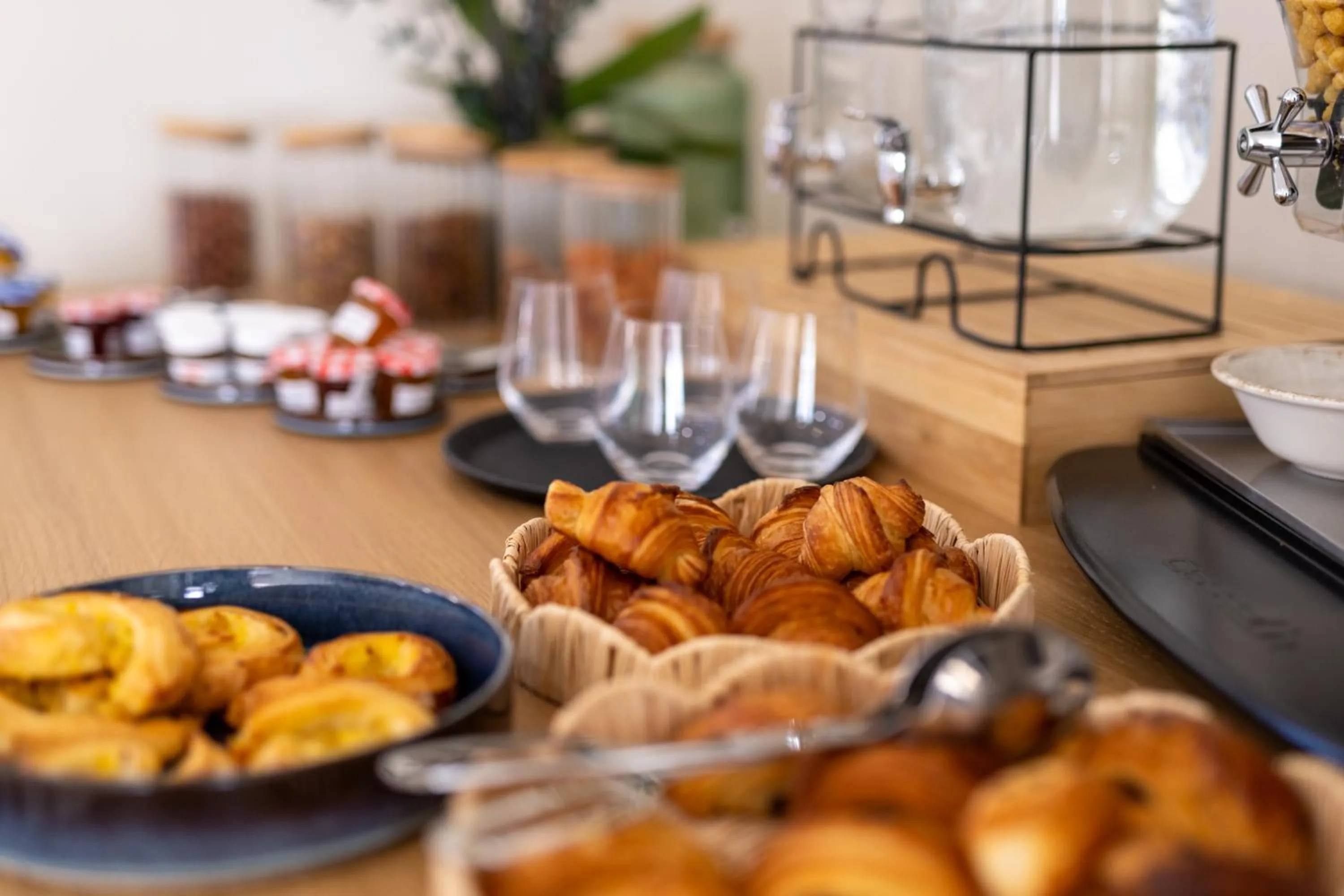 Breakfast in Hôtel Lou Juan