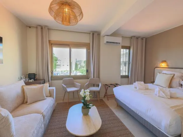 Bed in Hôtel Lou Juan