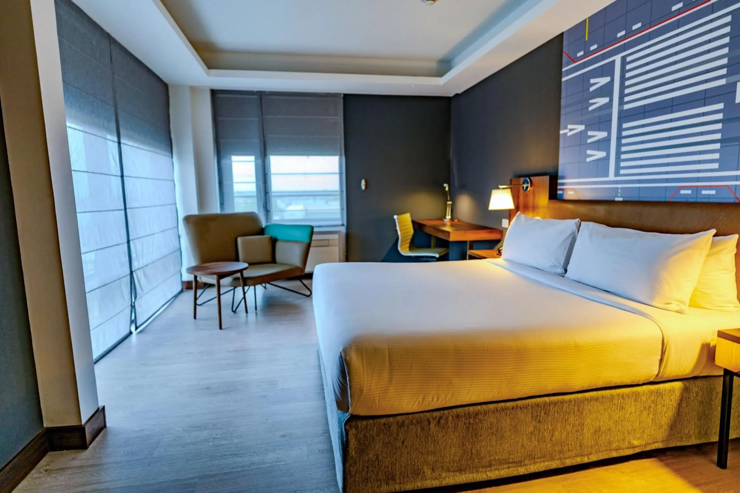 Corner King Room in Courtyard by Marriott Santiago Airport Corner King Room in Courtyard by Marriott Santiago Airport