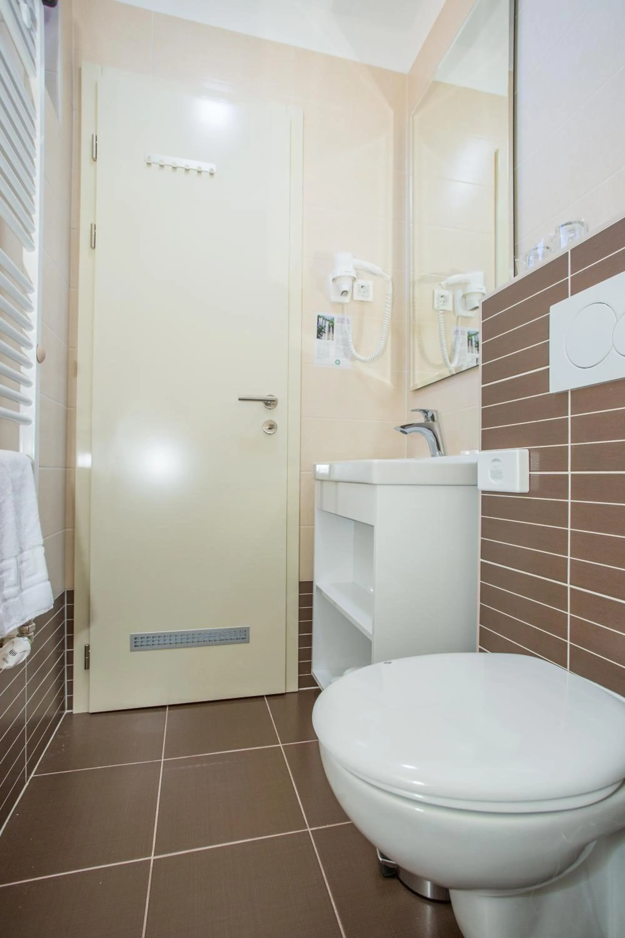 Toilet in The Hotel National