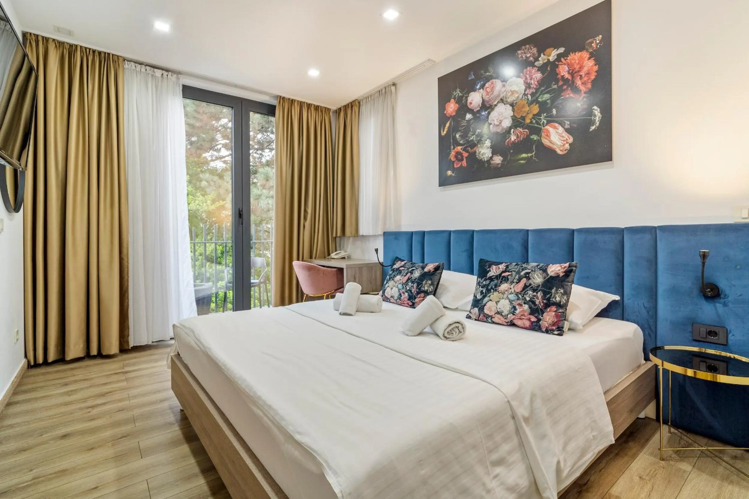 Bedroom, Bed in The Hotel National