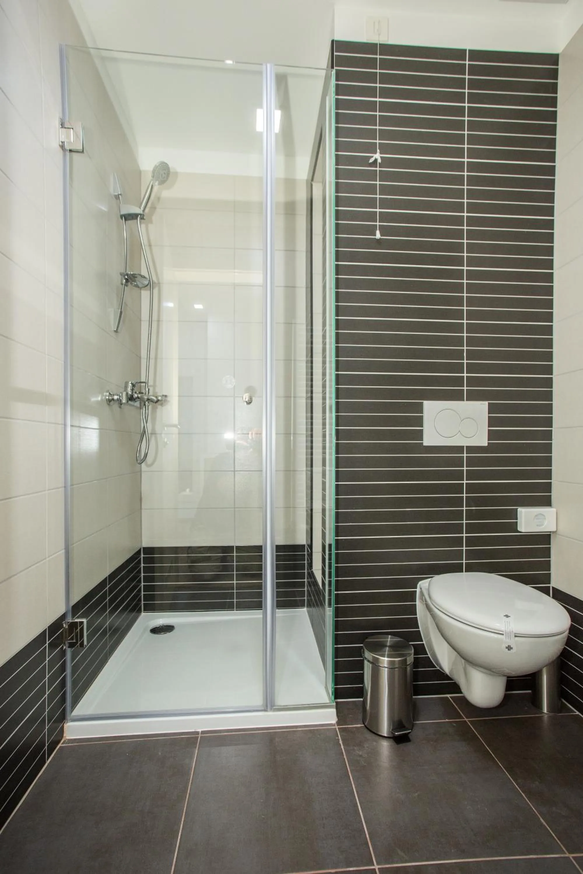 Shower in The Hotel National