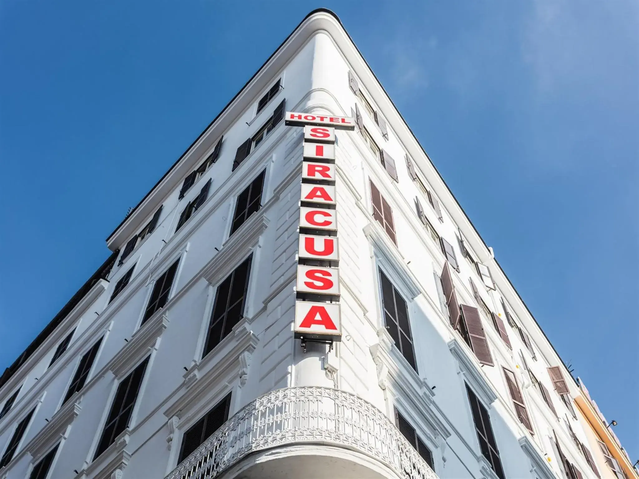 Facade/entrance in Raeli Hotel Siracusa Facade/entrance in Raeli Hotel Siracusa