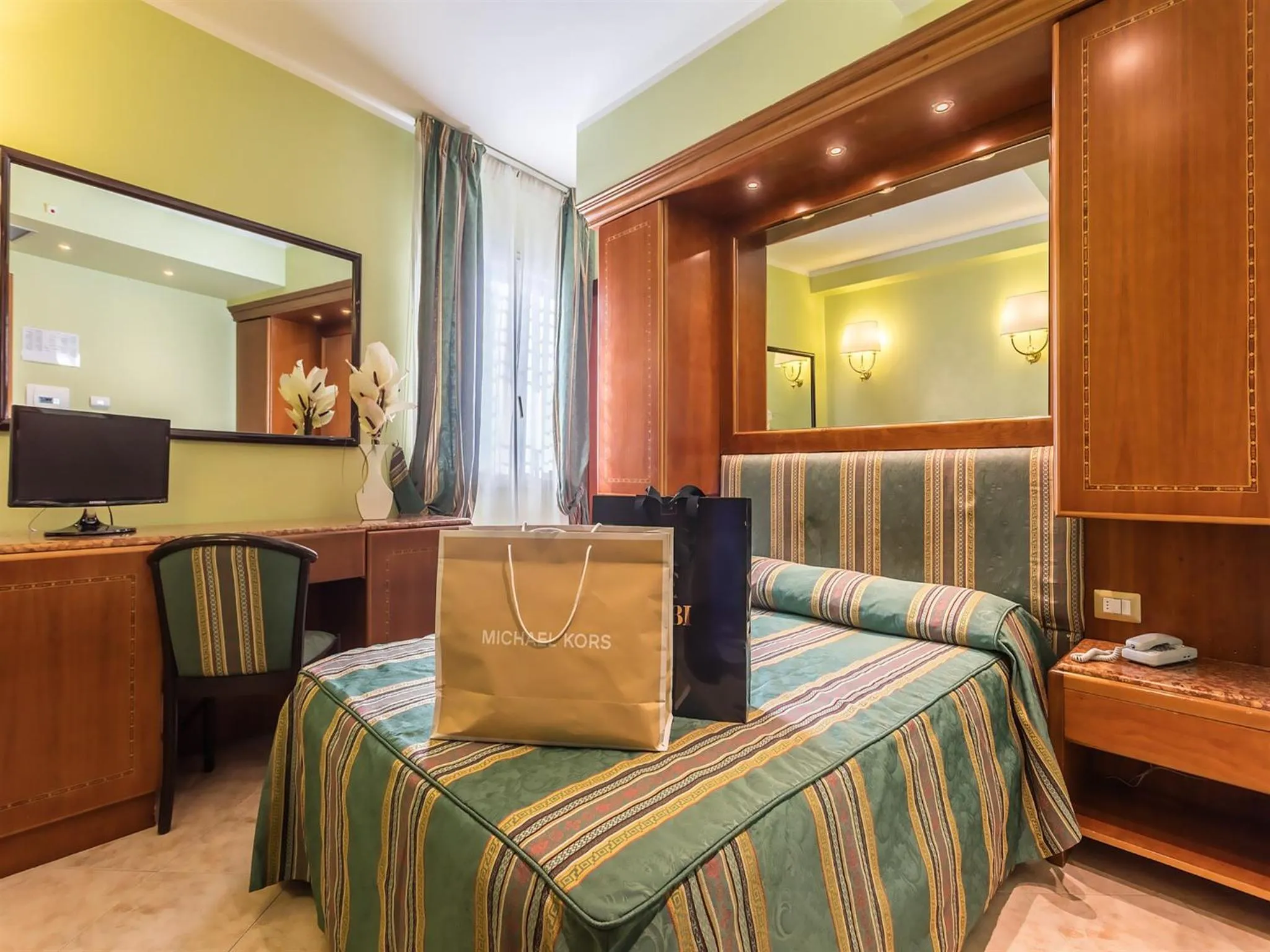 Bedroom, Bed in Raeli Hotel Siracusa