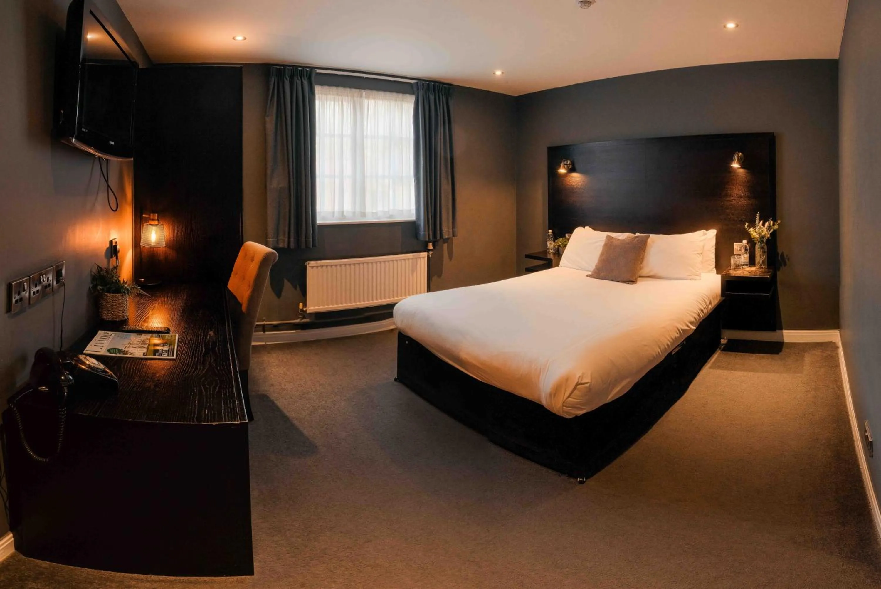 Photo of the whole room, Bed in The Vicarage