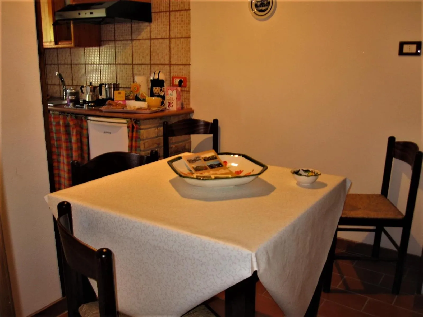 Kitchen or kitchenette in La Pietra Rara B&B