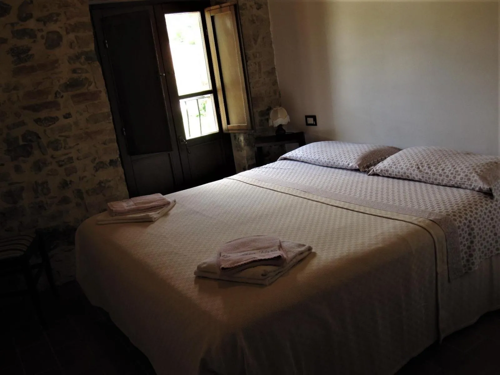 Bedroom, Bed in La Pietra Rara B&B