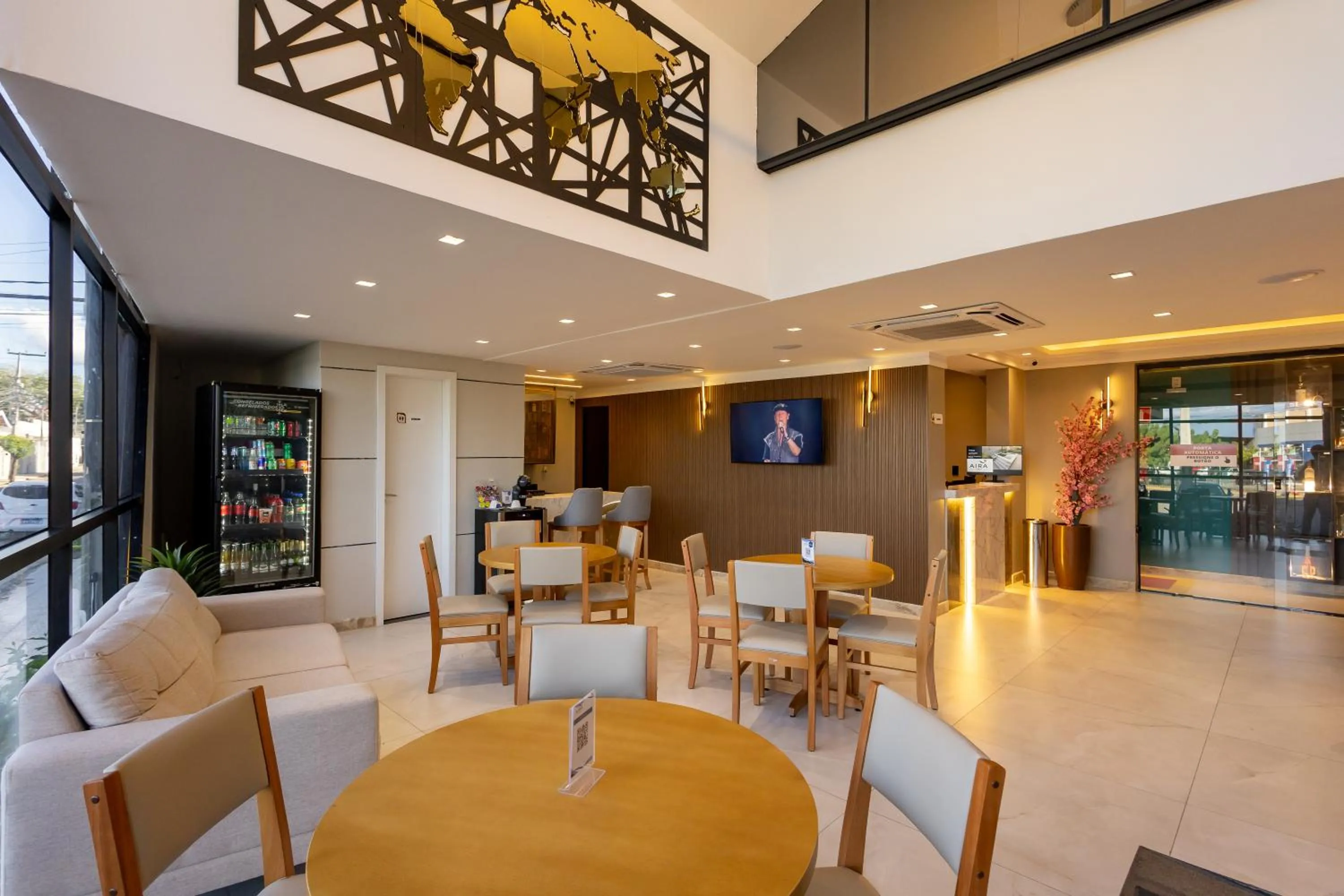 Aira Hotel