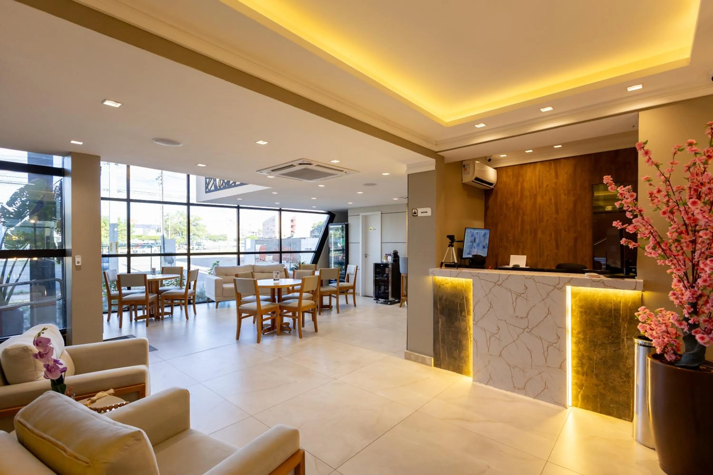 Aira Hotel