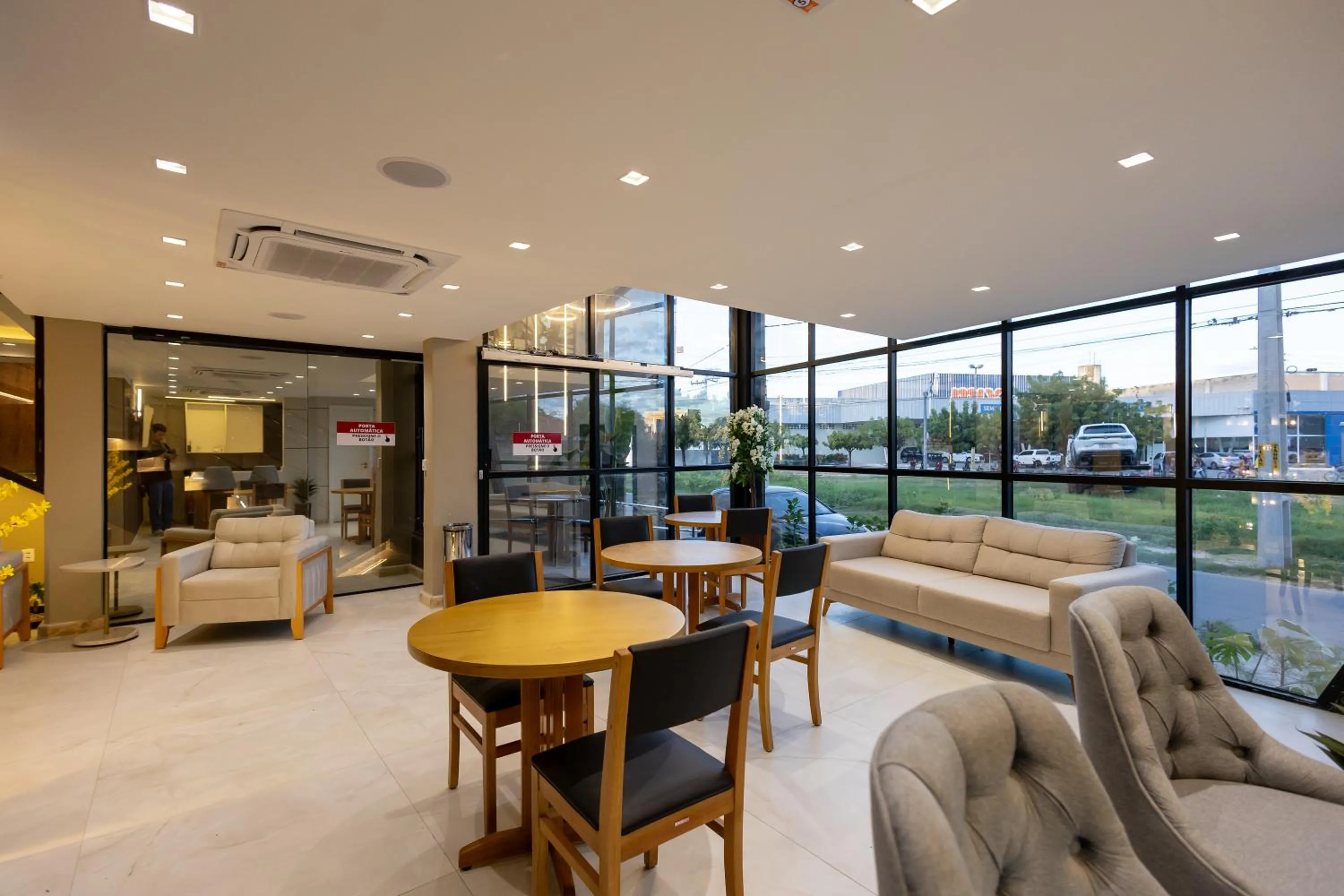 Aira Hotel