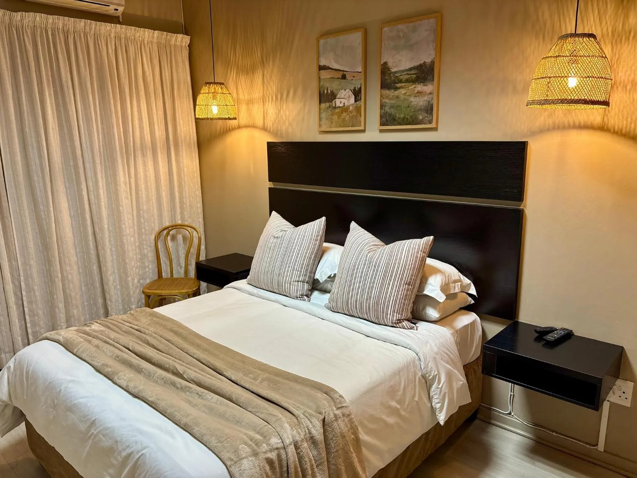 Photo of the whole room, Bed in The Suburban Guest House