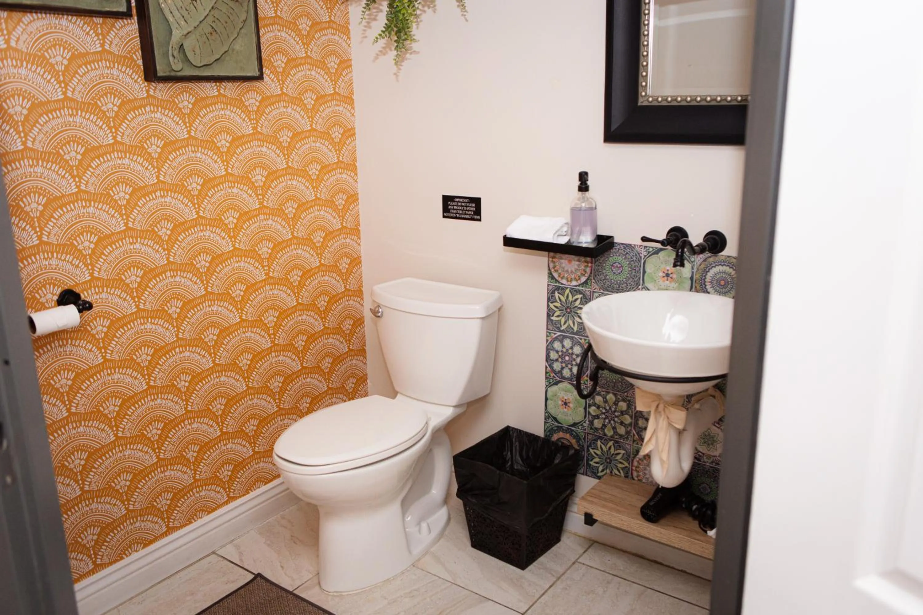 Hideaway Suites On 5th-Formally 5th East Hall