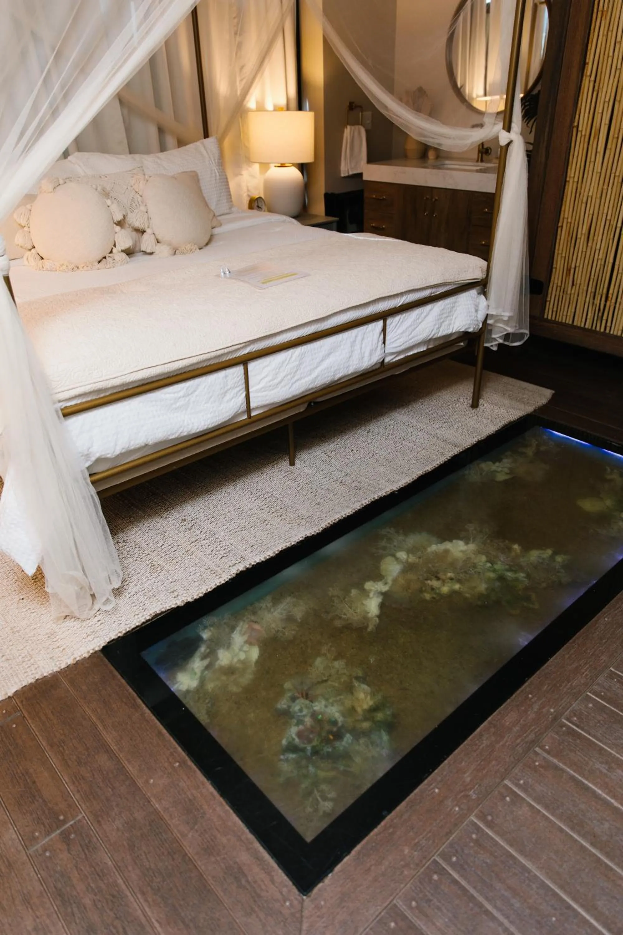 Bed in 5th East Hall Bed & Breakfast