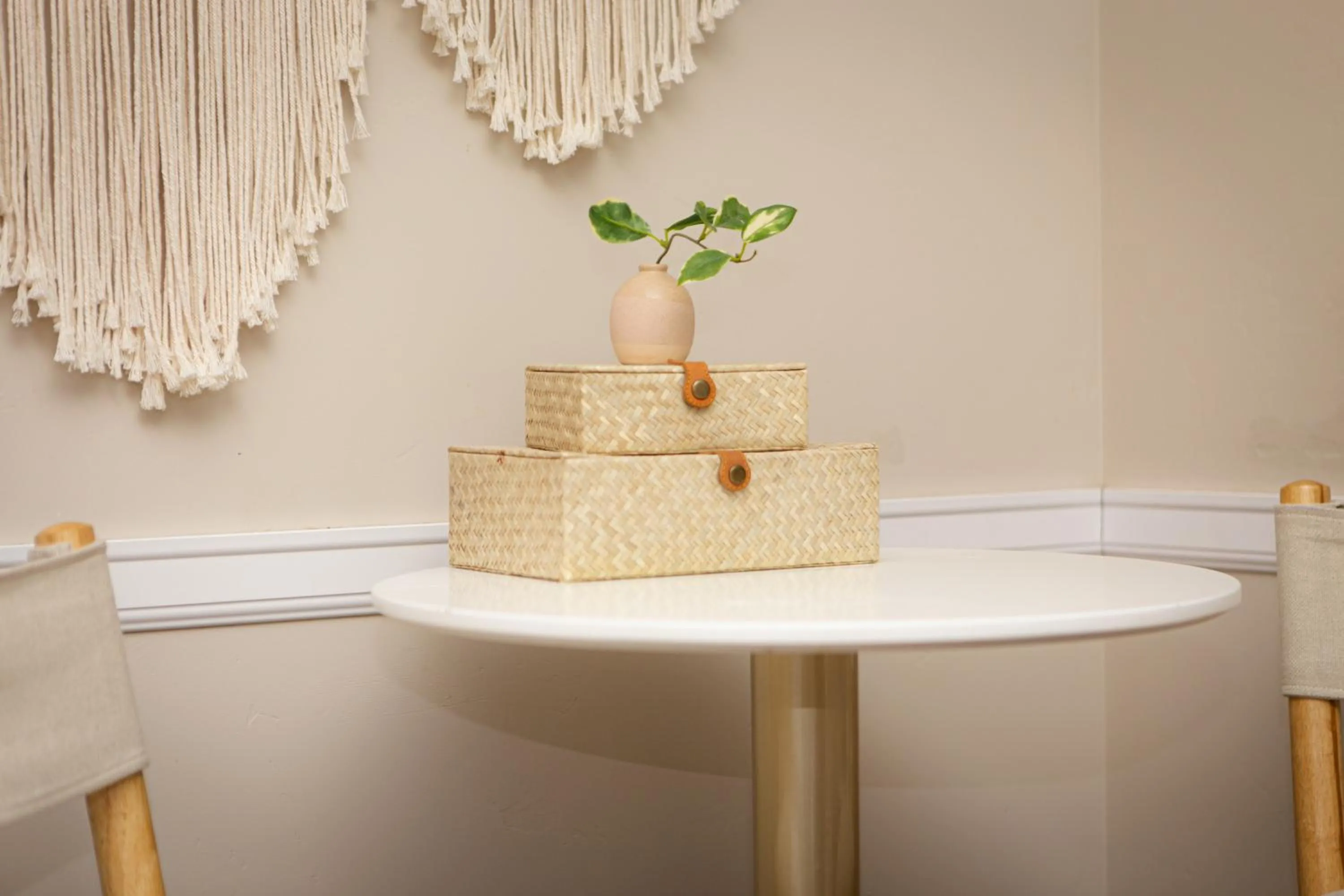 Hideaway Suites On 5th-Formally 5th East Hall