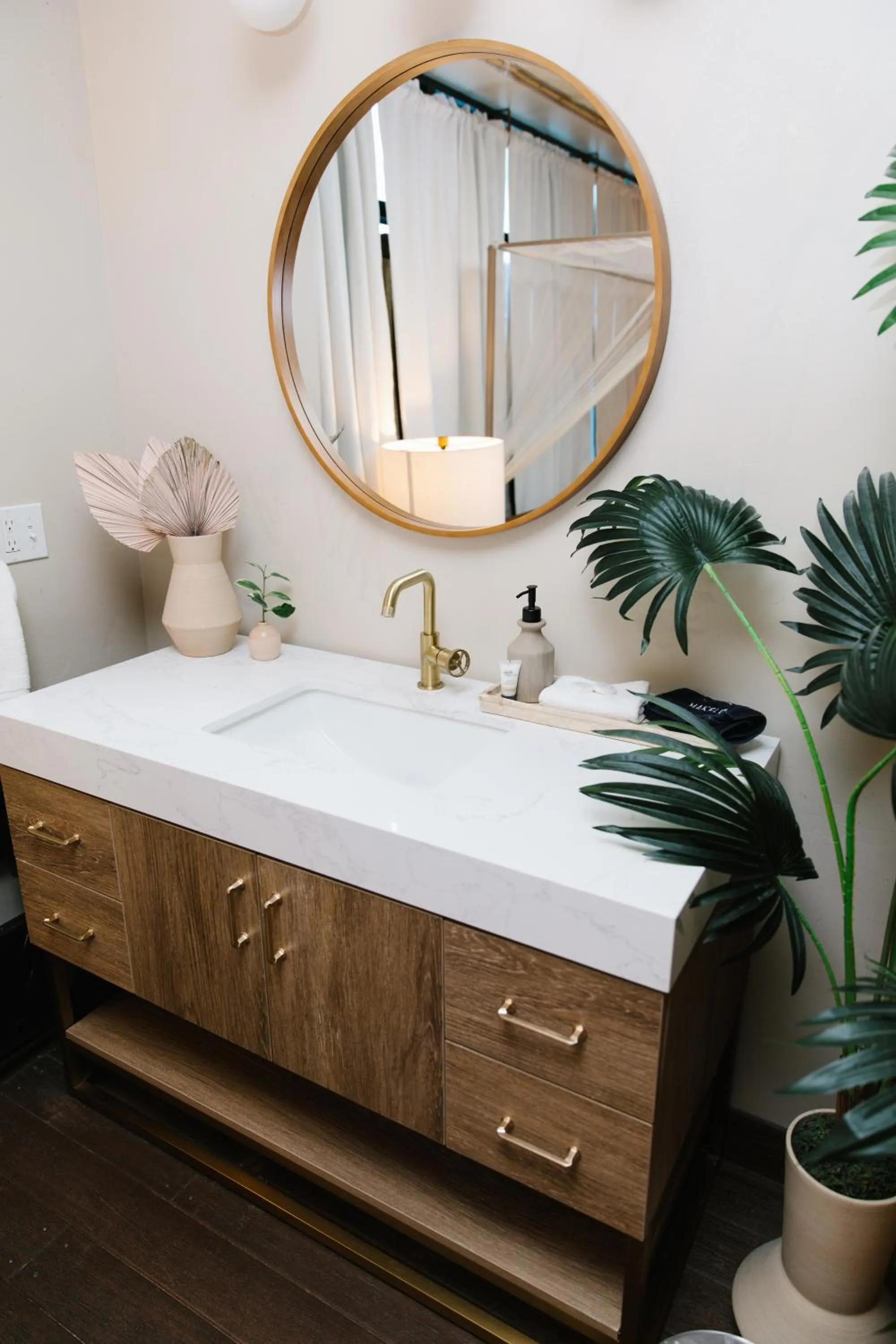 5th East Hall Bed & Breakfast