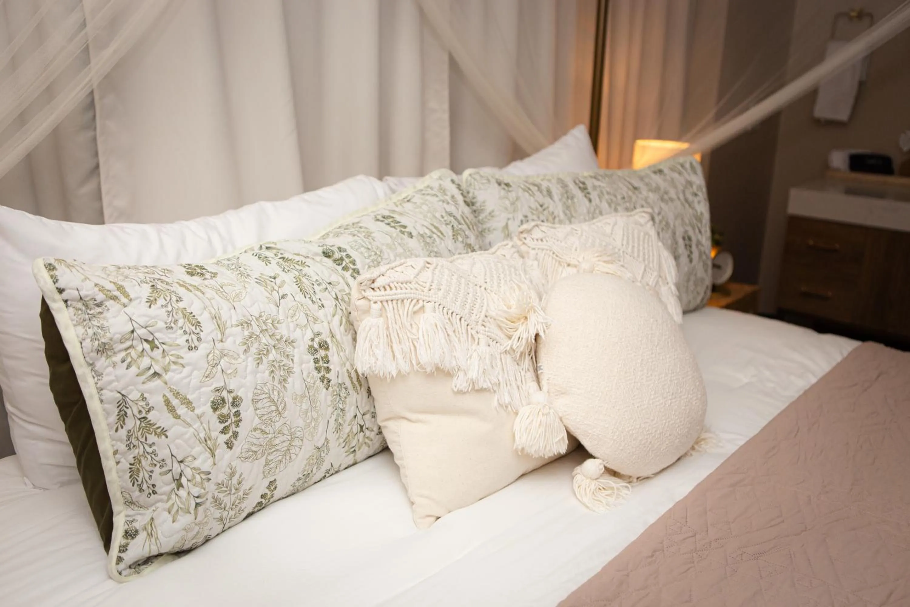 Bed in Hideaway Suites On 5th-Formally 5th East Hall