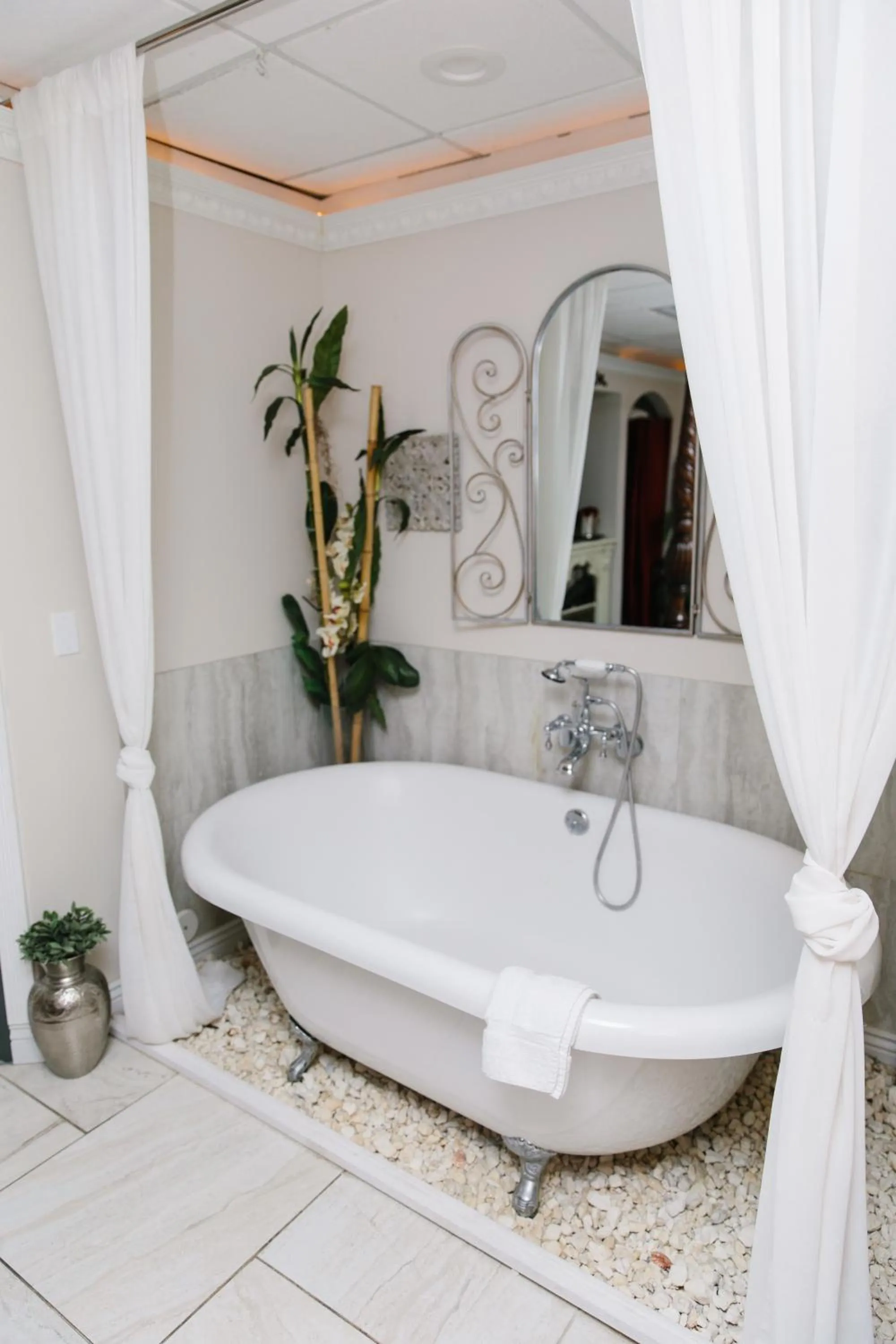 5th East Hall Bed & Breakfast