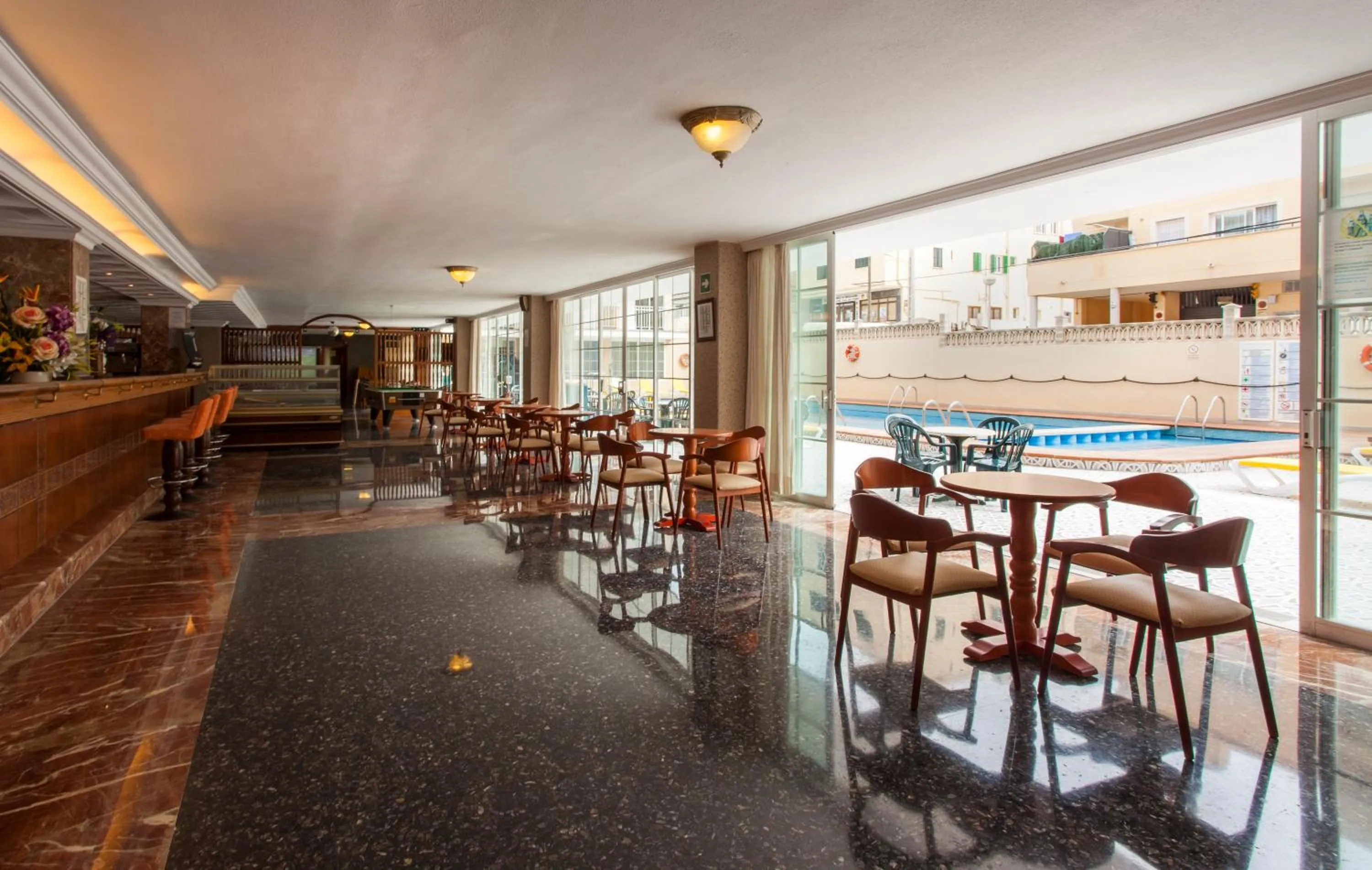 Lounge or bar in Hotel Riutort