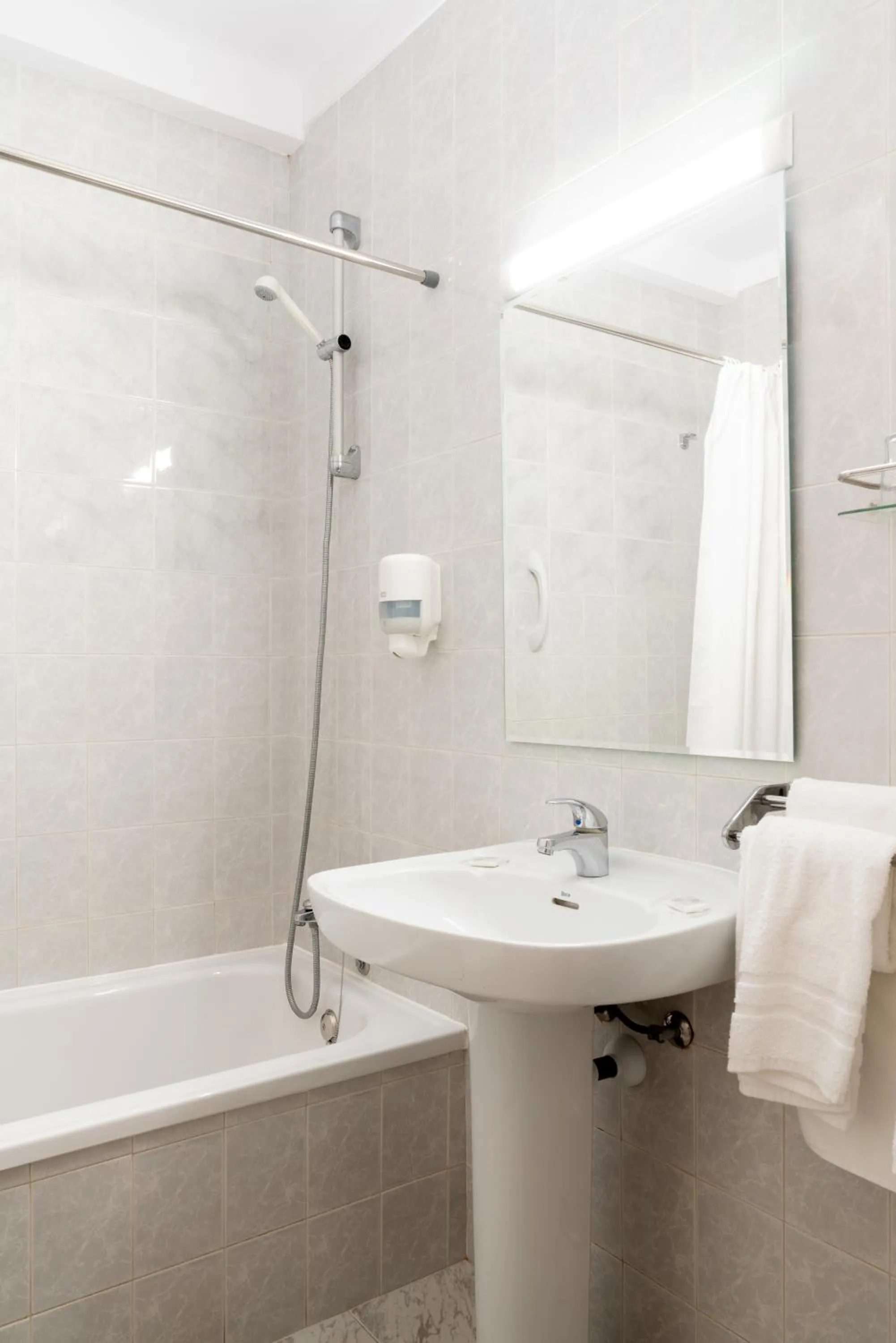 Bathroom in Hotel Riutort