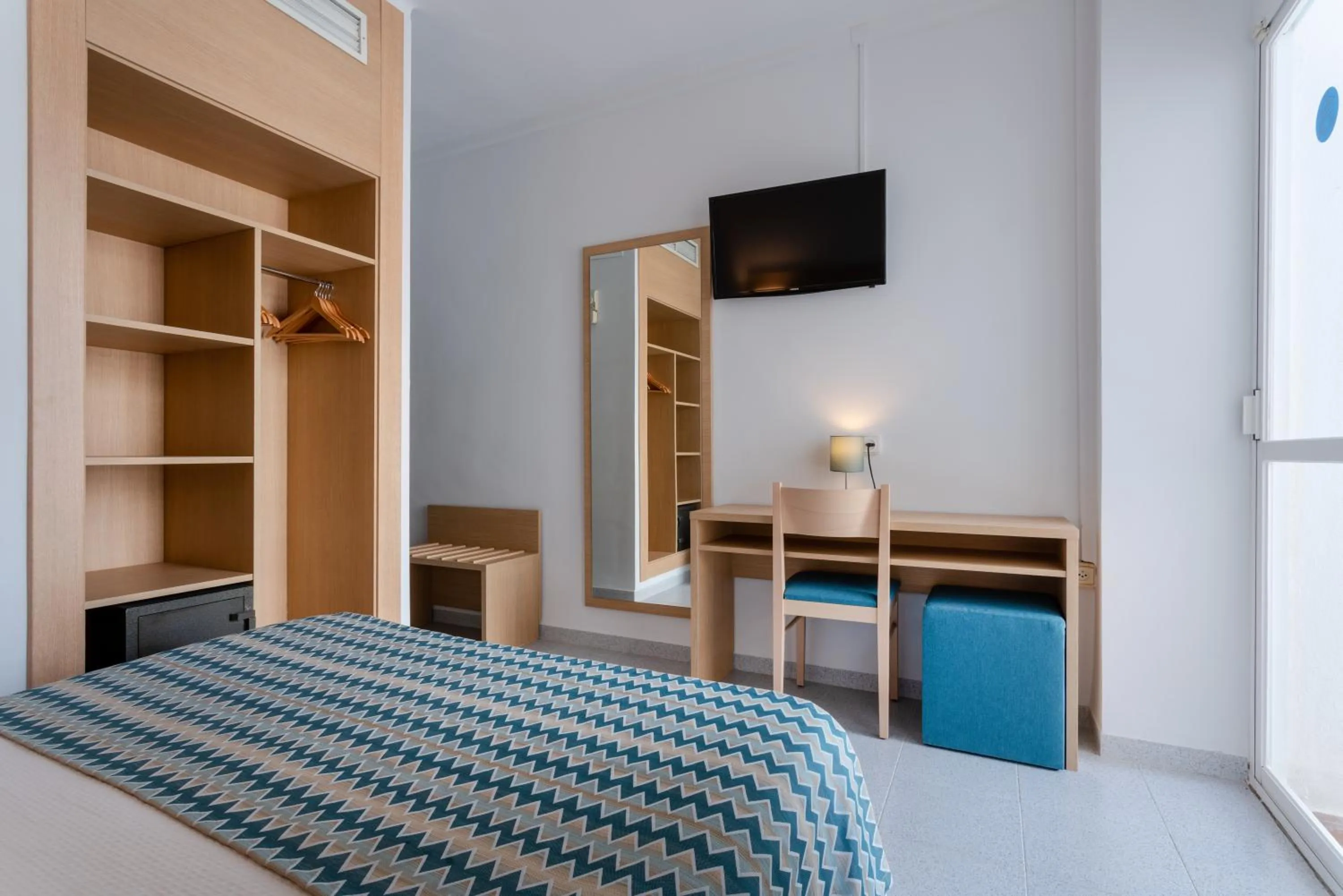 Bedroom, Bed in Hotel Riutort