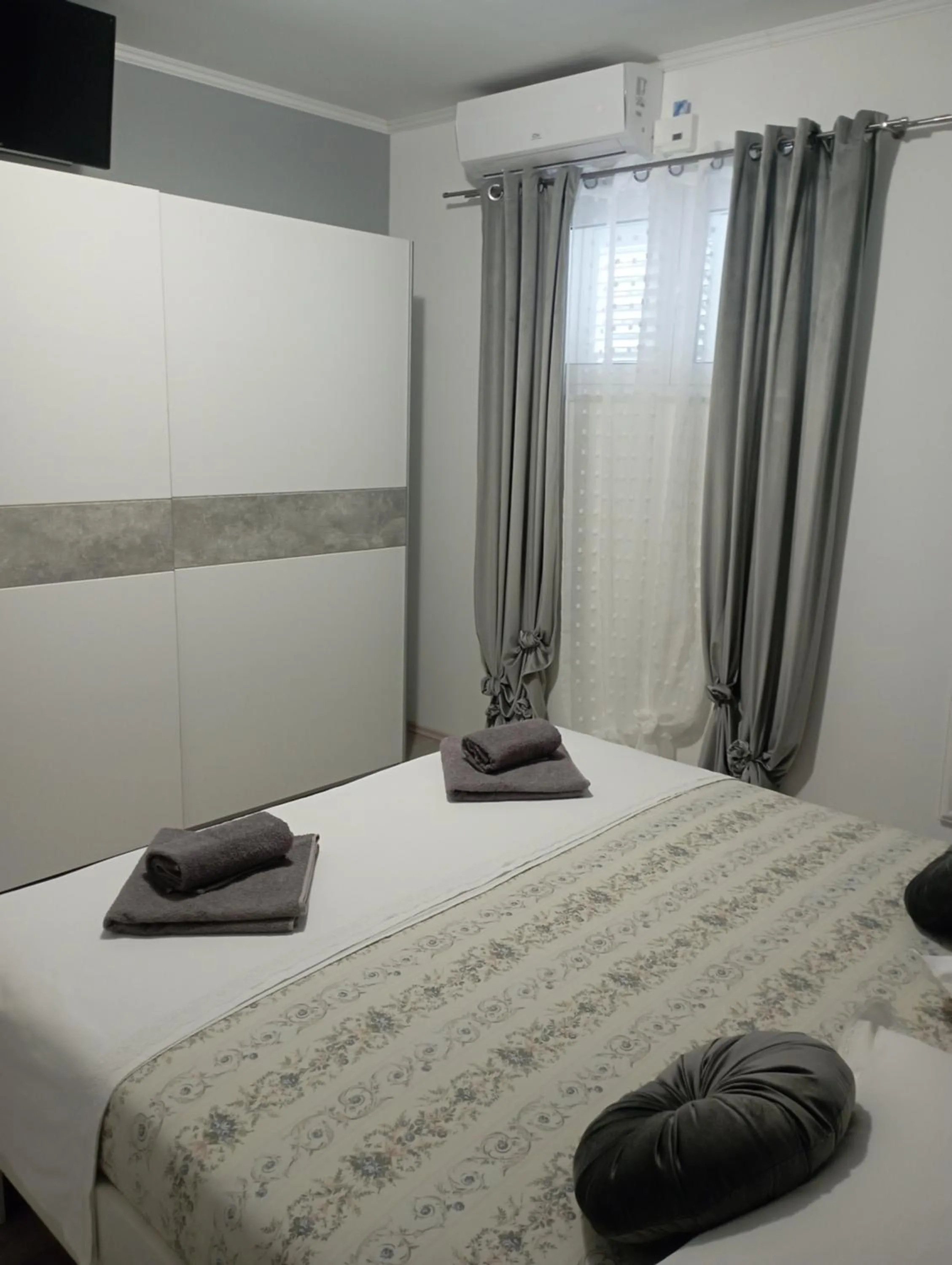 Pia Apartments