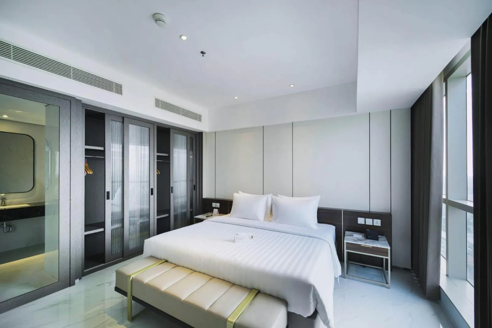 Bedroom, Bed in Grand Whiz Hotel Praxis Surabaya