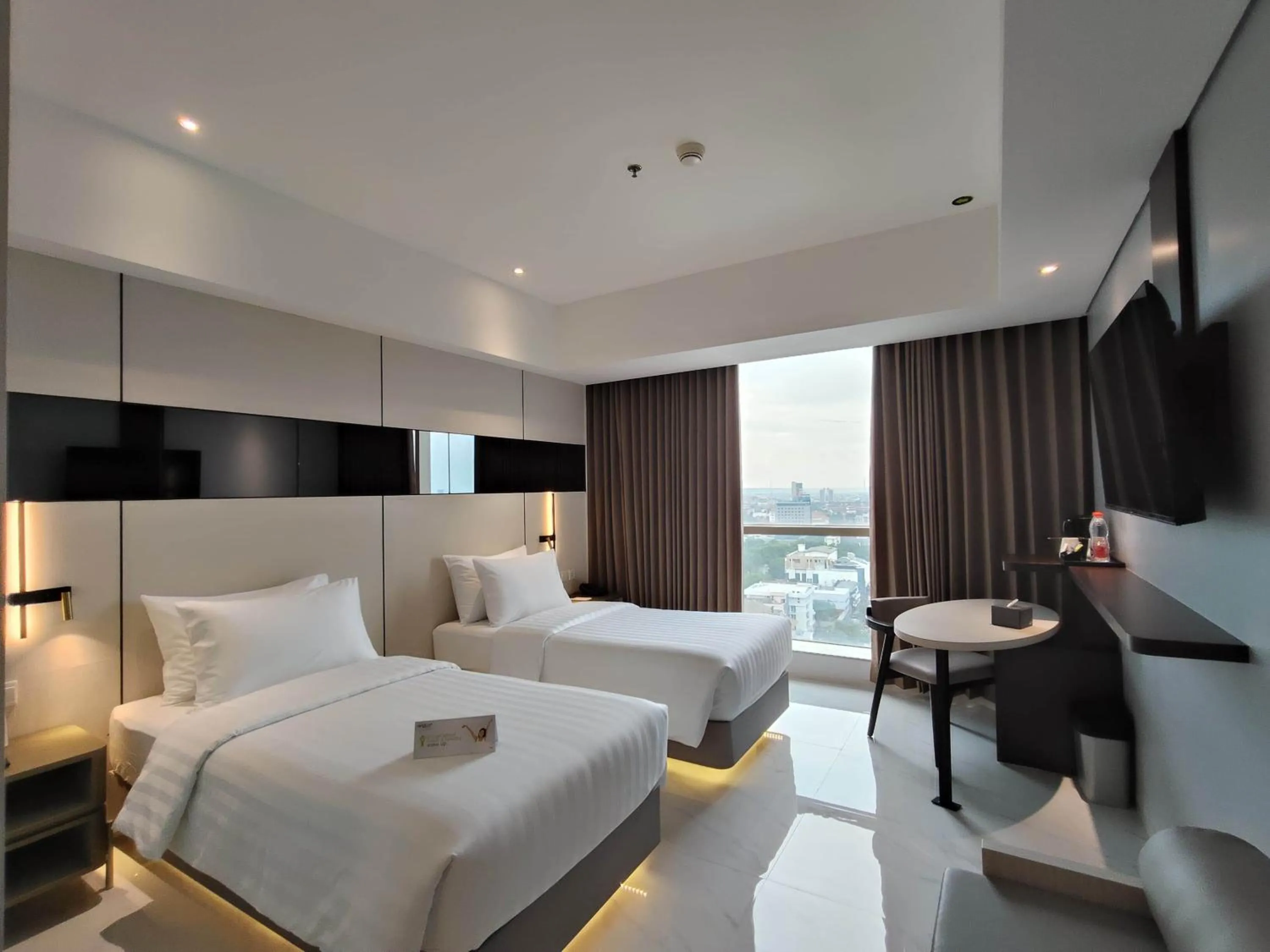 Bedroom, Bed in Grand Whiz Hotel Praxis Surabaya