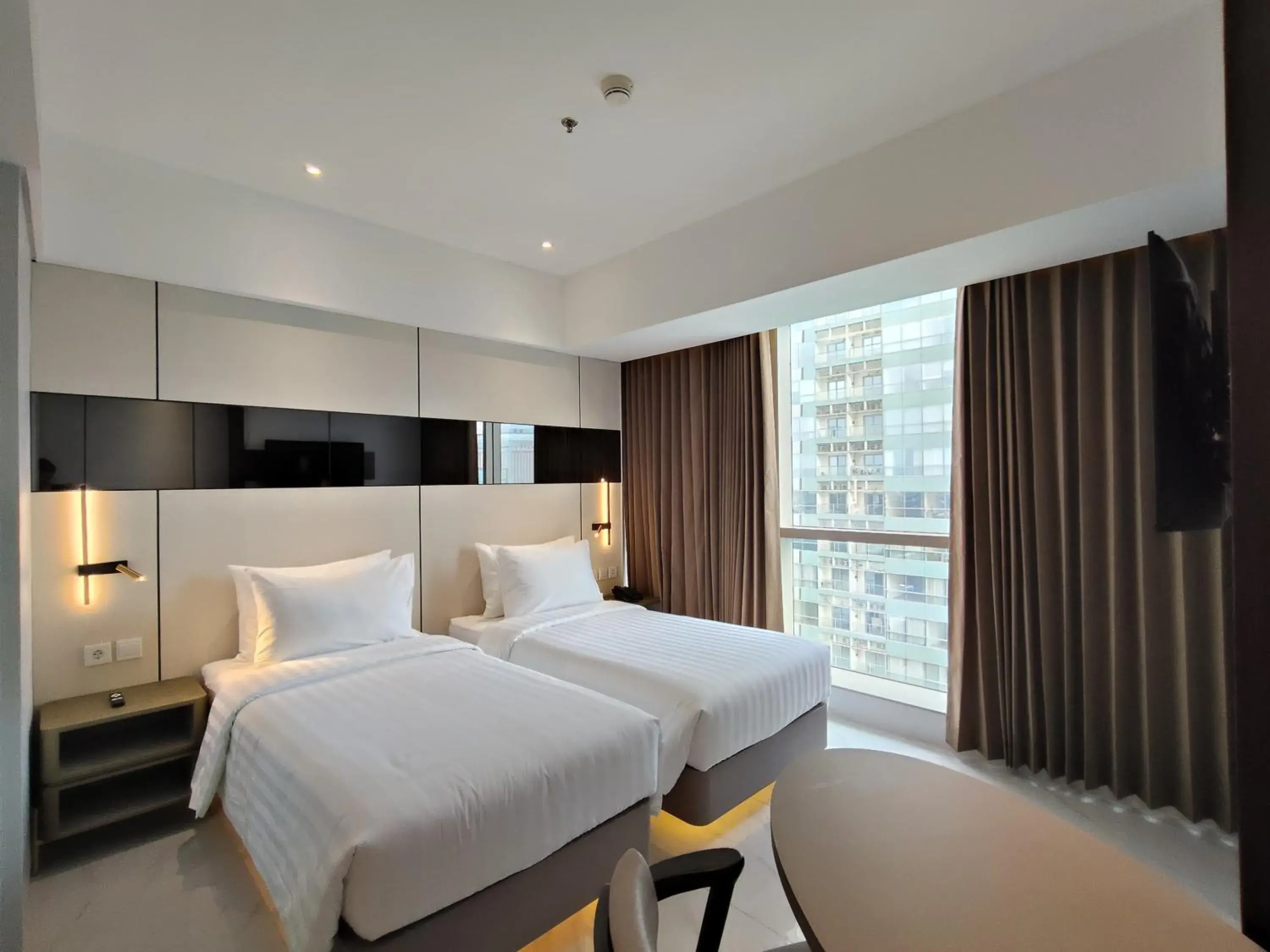 Superior Twin Room in Grand Whiz Hotel Praxis Surabaya Superior Twin Room in Grand Whiz Hotel Praxis Surabaya