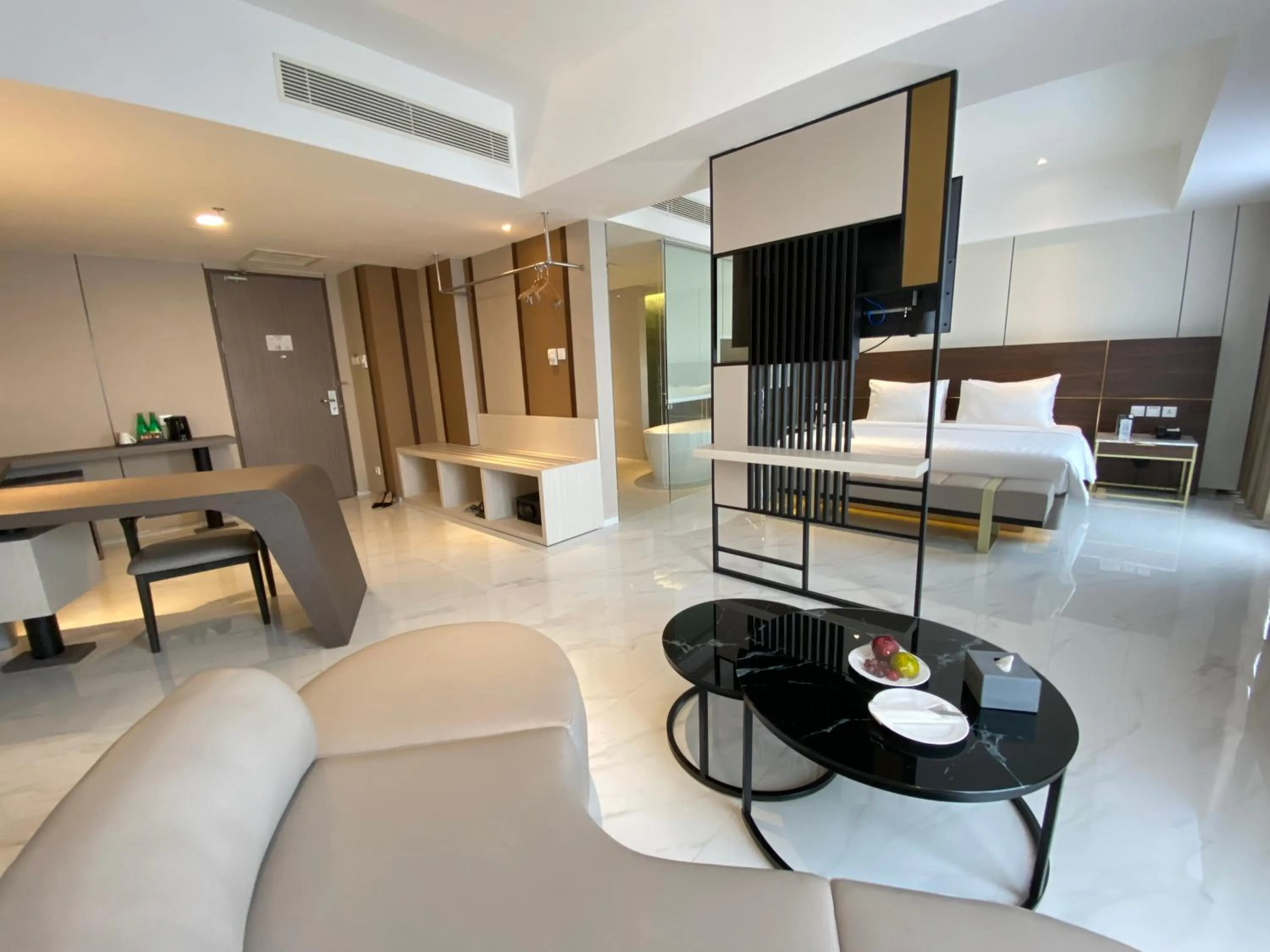 Bedroom, Bed in Grand Whiz Hotel Praxis Surabaya