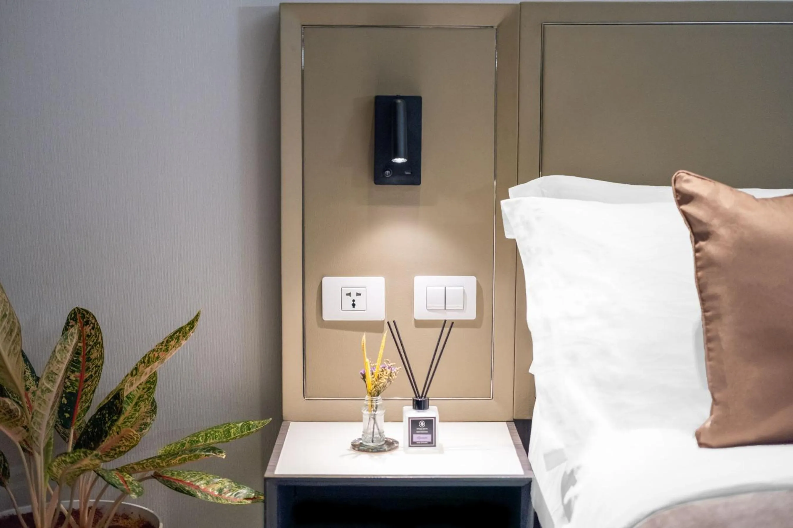 Bed in Newport Stay by Runway Manila & Attractions