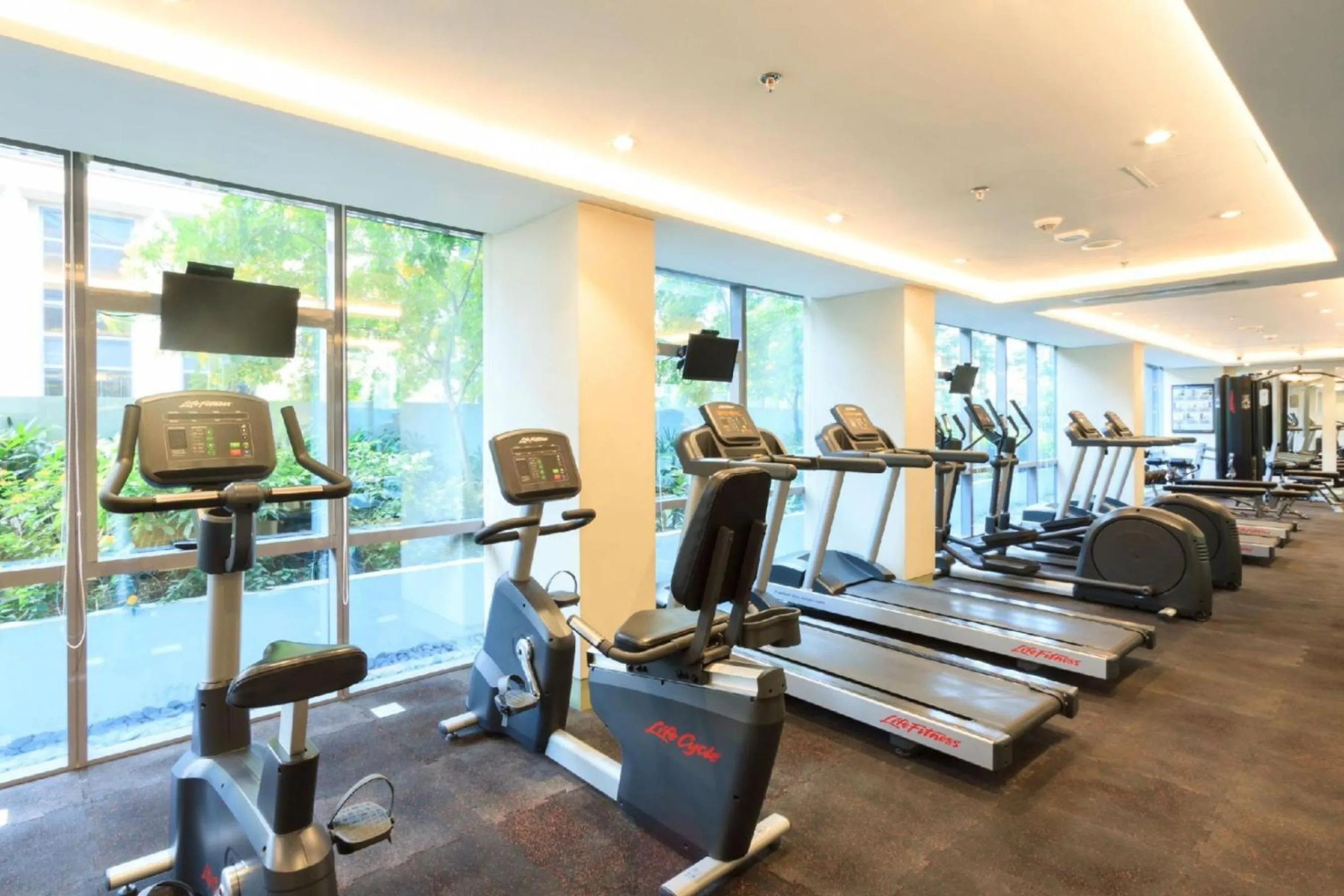 Fitness centre/facilities in Newport Stay by Runway Manila & Attractions