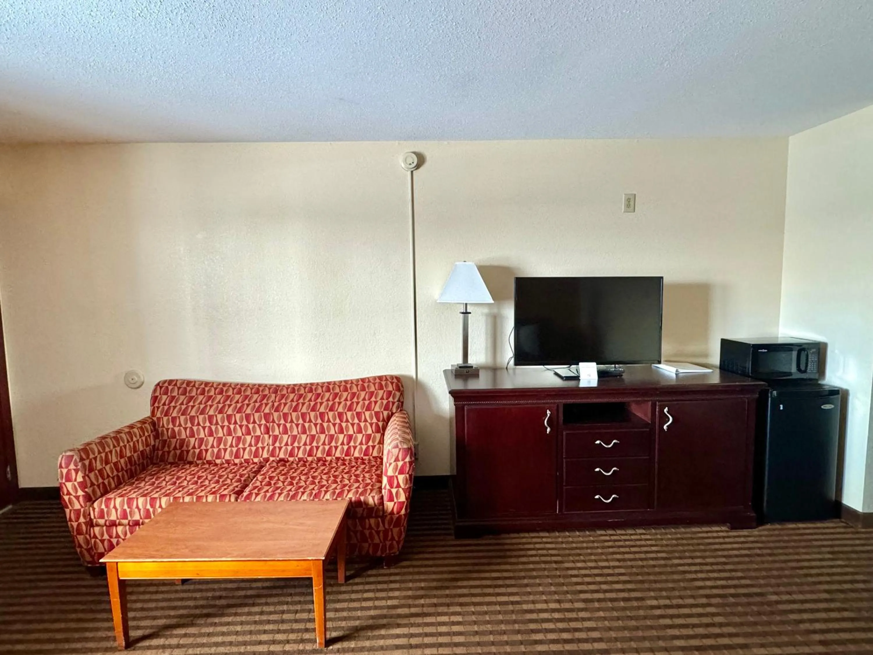 Scottish Inn & Suites - Eau Claire