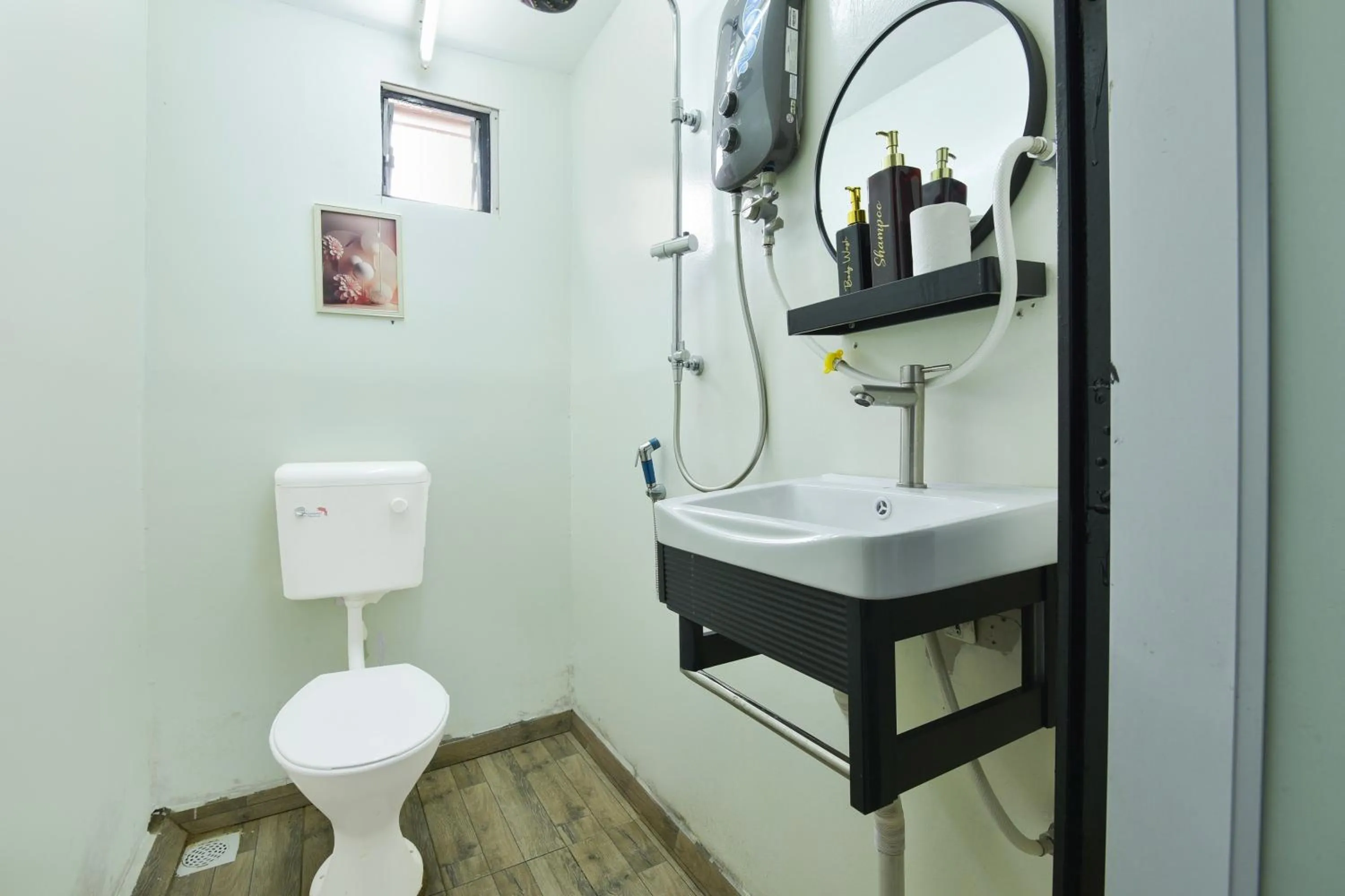 Bathroom in Hotel O Asiacamp Chalet Tanjung Karang