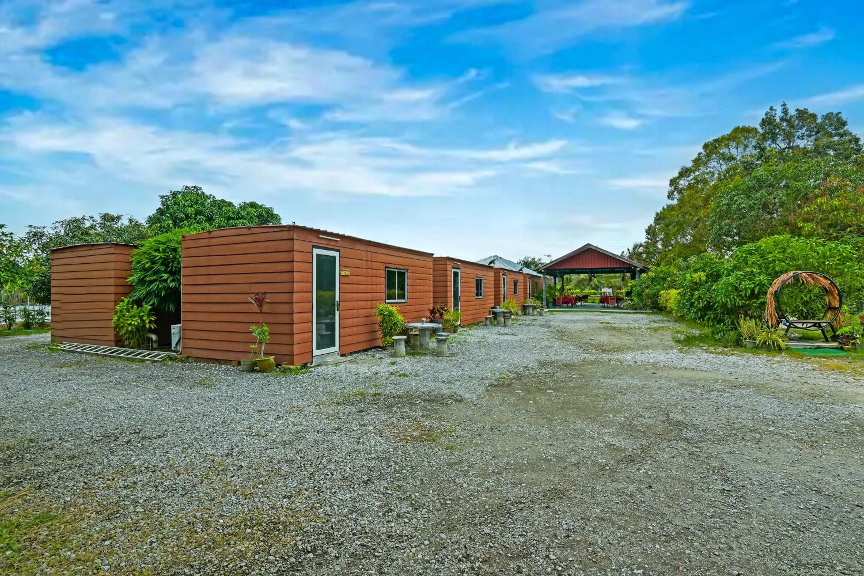 Facade/entrance in Hotel O Asiacamp Chalet Tanjung Karang