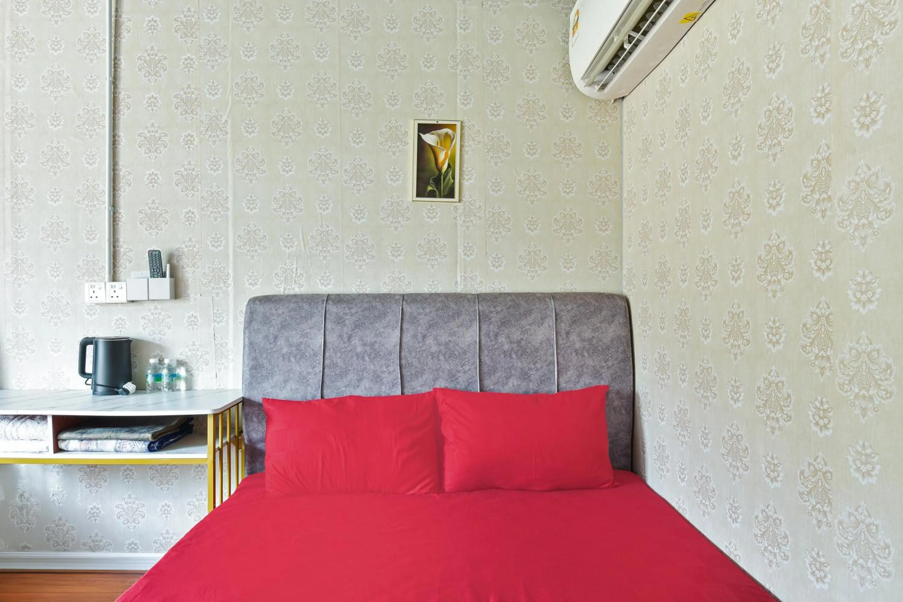 Bedroom, Bed in Hotel O Asiacamp Chalet Tanjung Karang