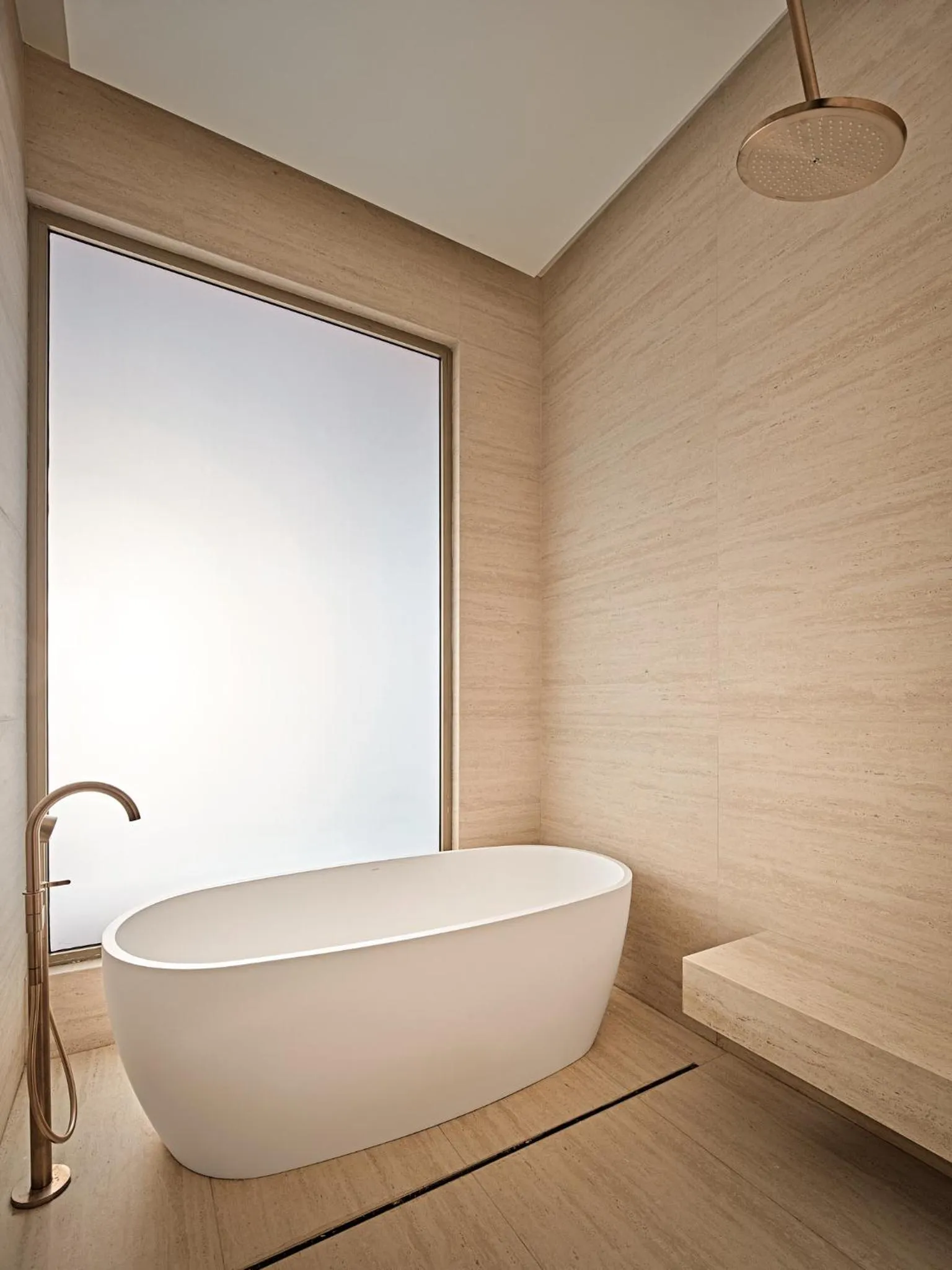 Shower in XO CAPE ARNNA Fethiye