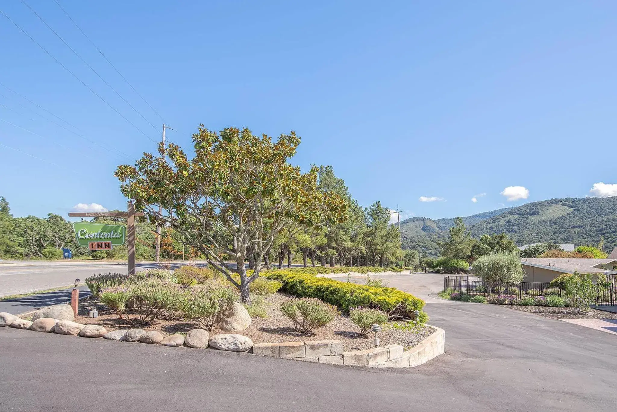Facade/entrance in Contenta Inn Facade/entrance in Contenta Inn