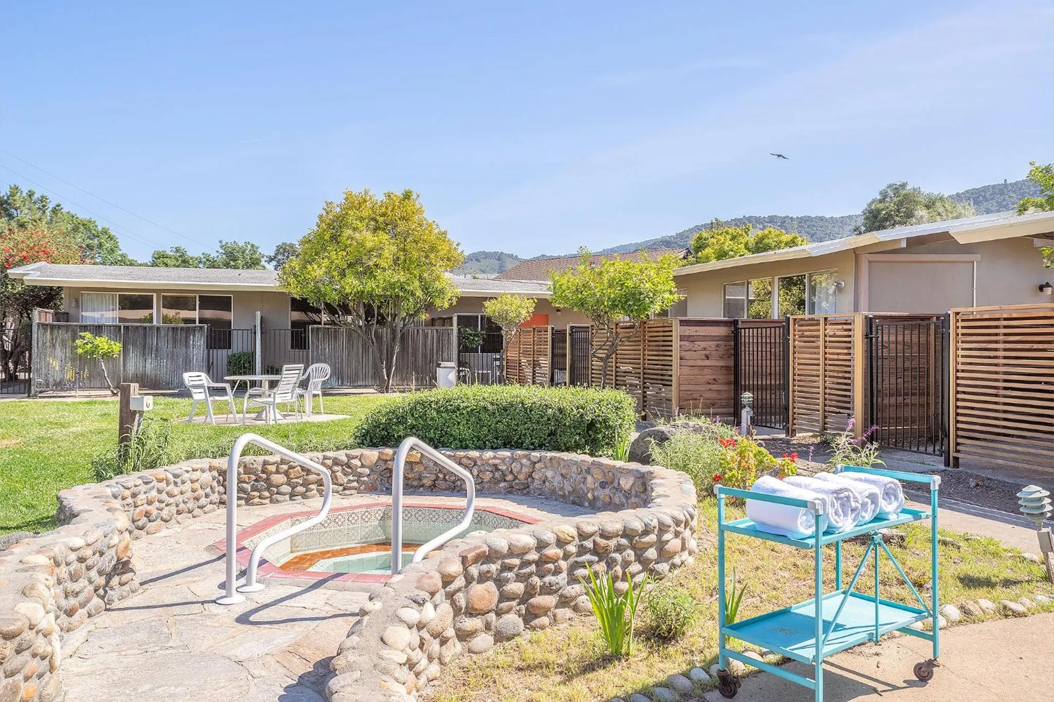 Hot Tub in Contenta Inn