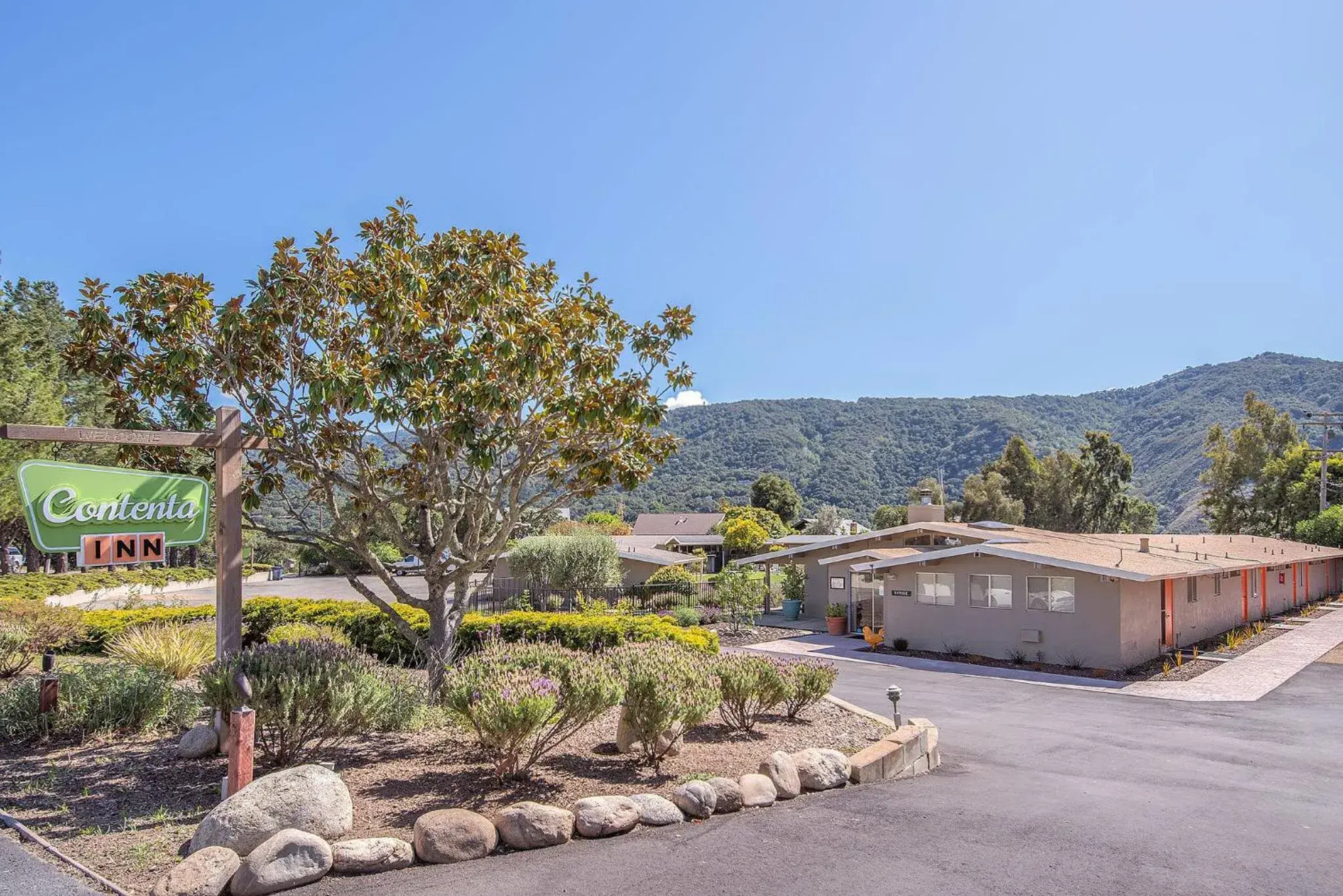 Property building in Contenta Inn Property building in Contenta Inn