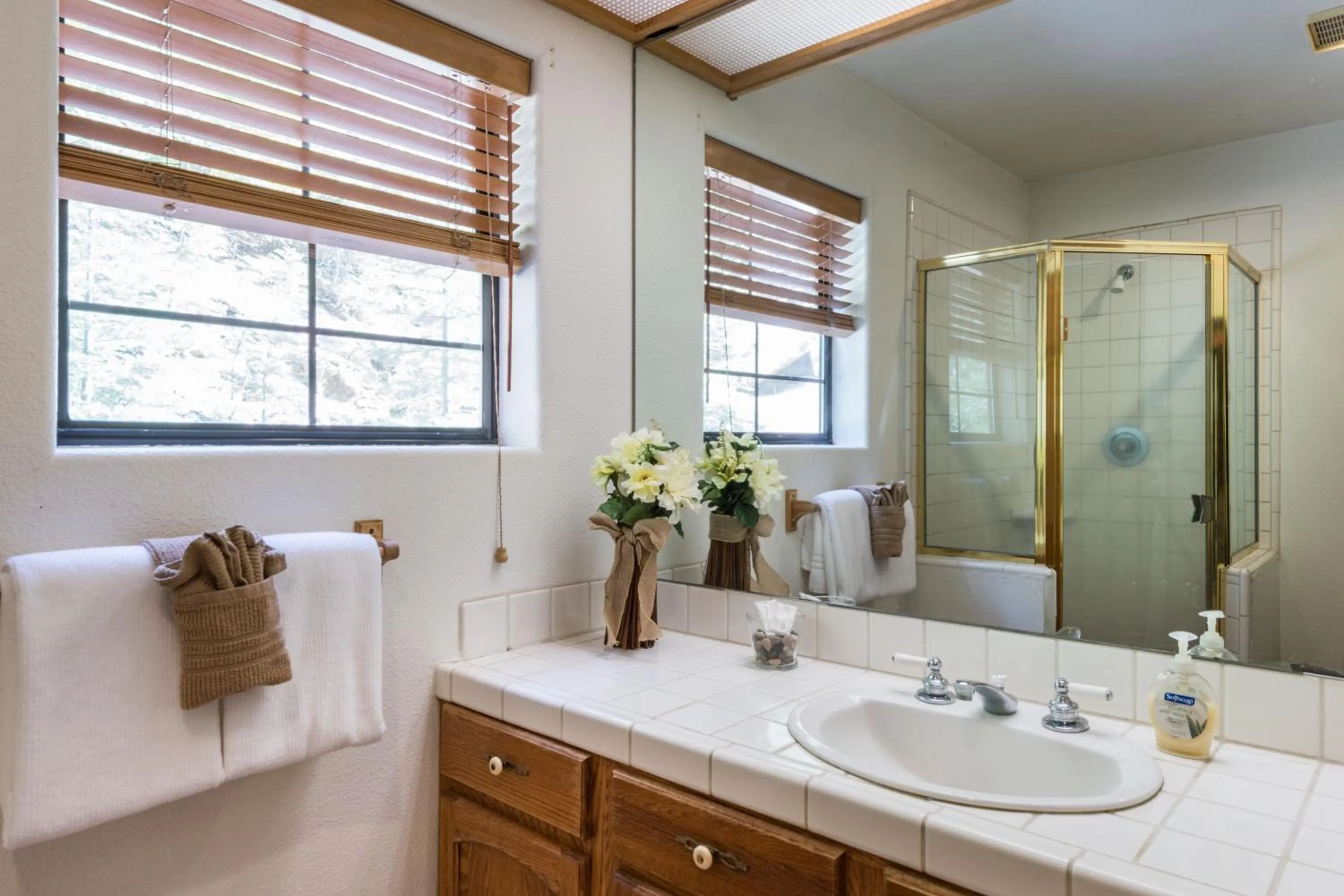 Bathroom in Inside Yosemite Mountain Beauty