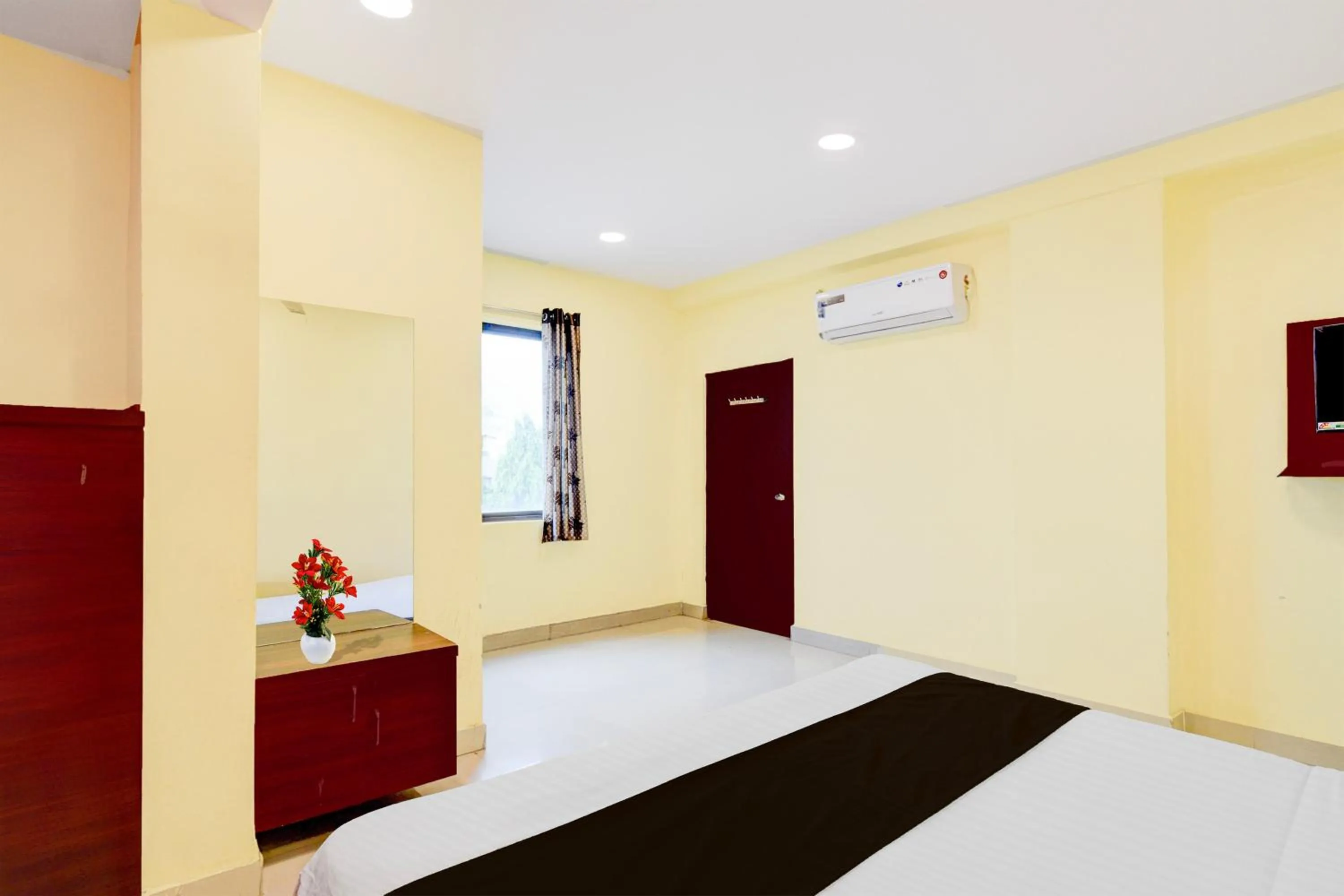 Bedroom, Bed in Super Hotel O LB Nagar Metro Station Formerly Virat residency
