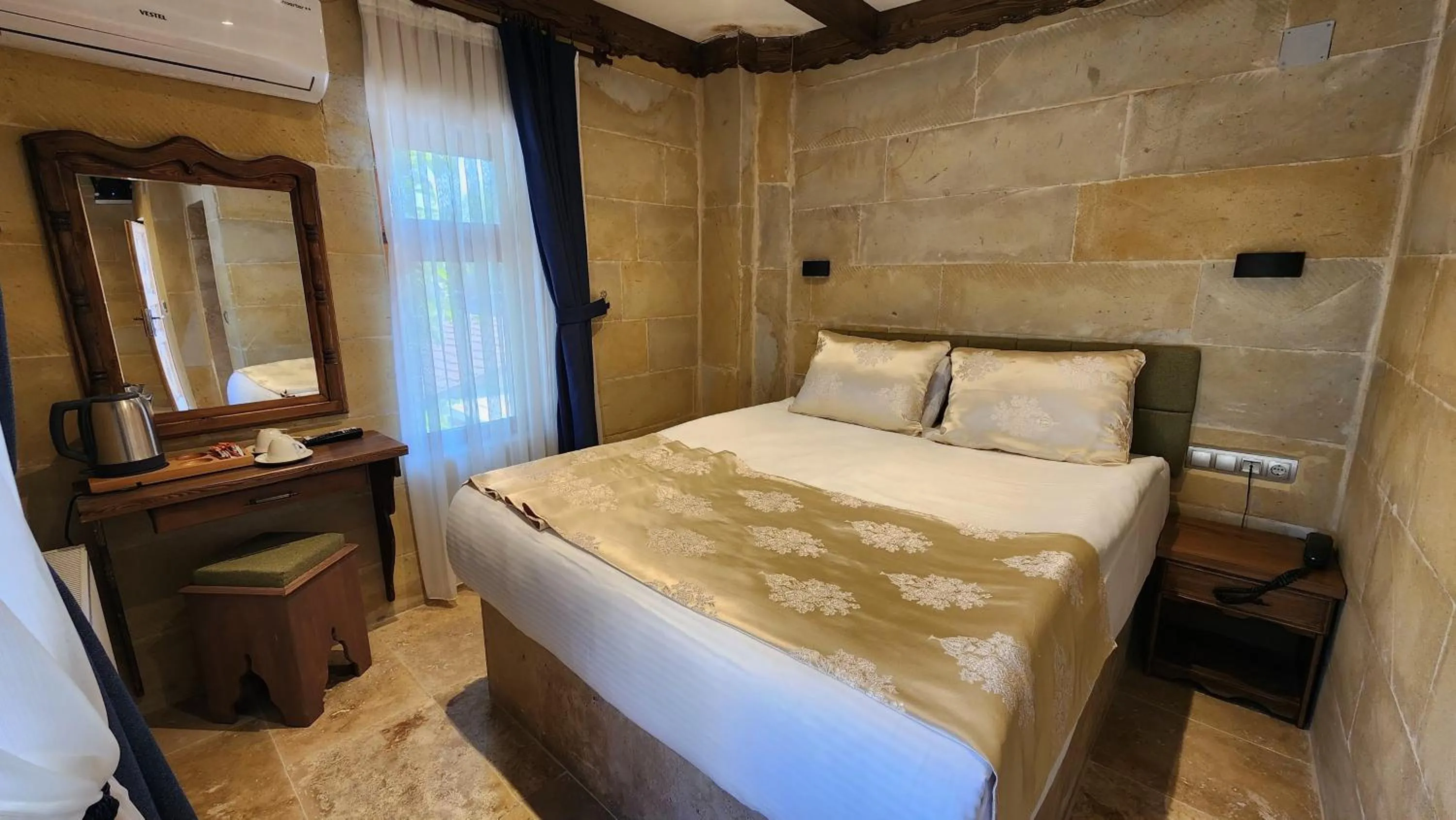 Bed in Capavista Cave House