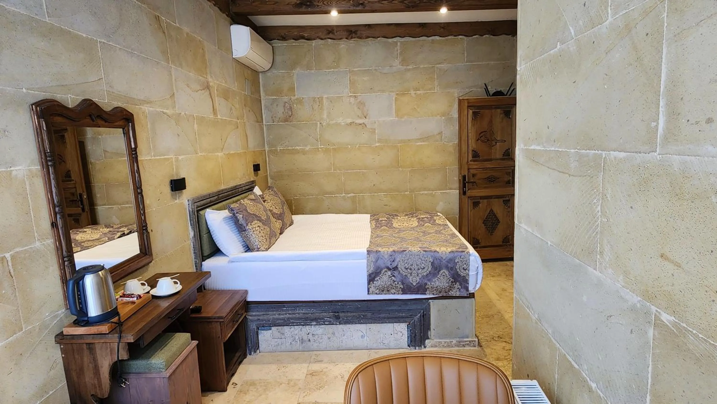 Coffee/tea facilities, Bed in Capavista Cave House