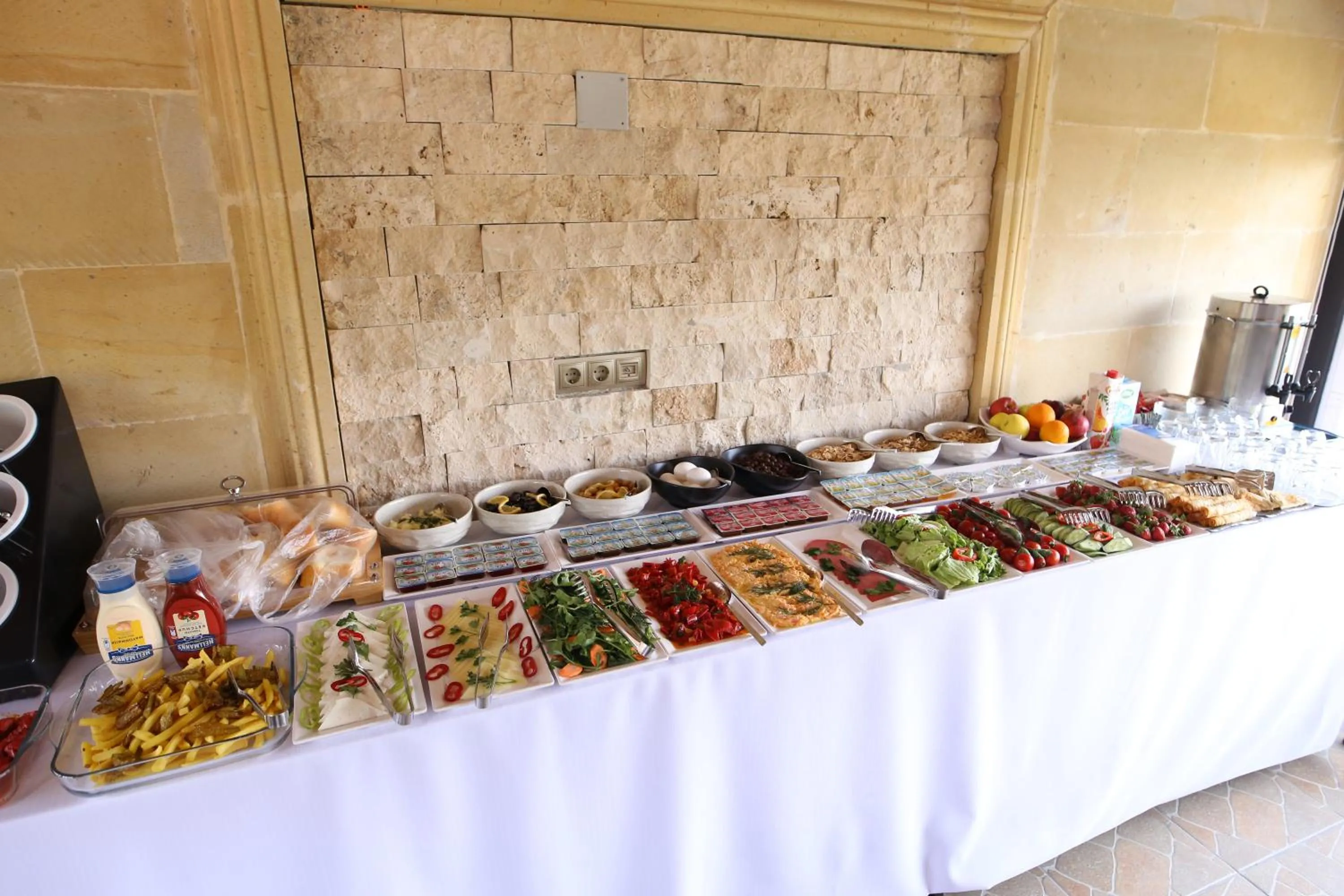 Buffet breakfast in Capavista Cave House