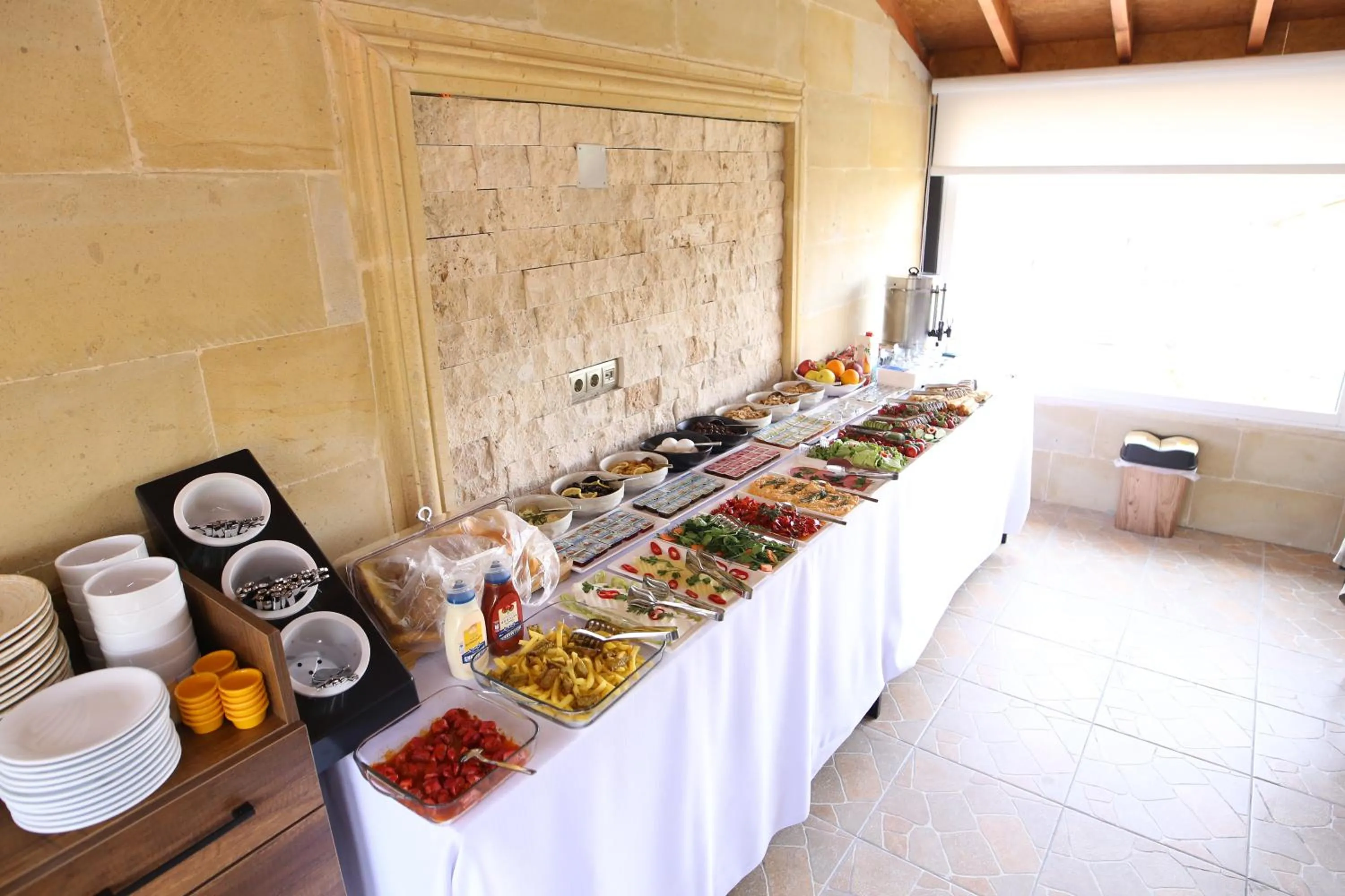Buffet breakfast in Capavista Cave House
